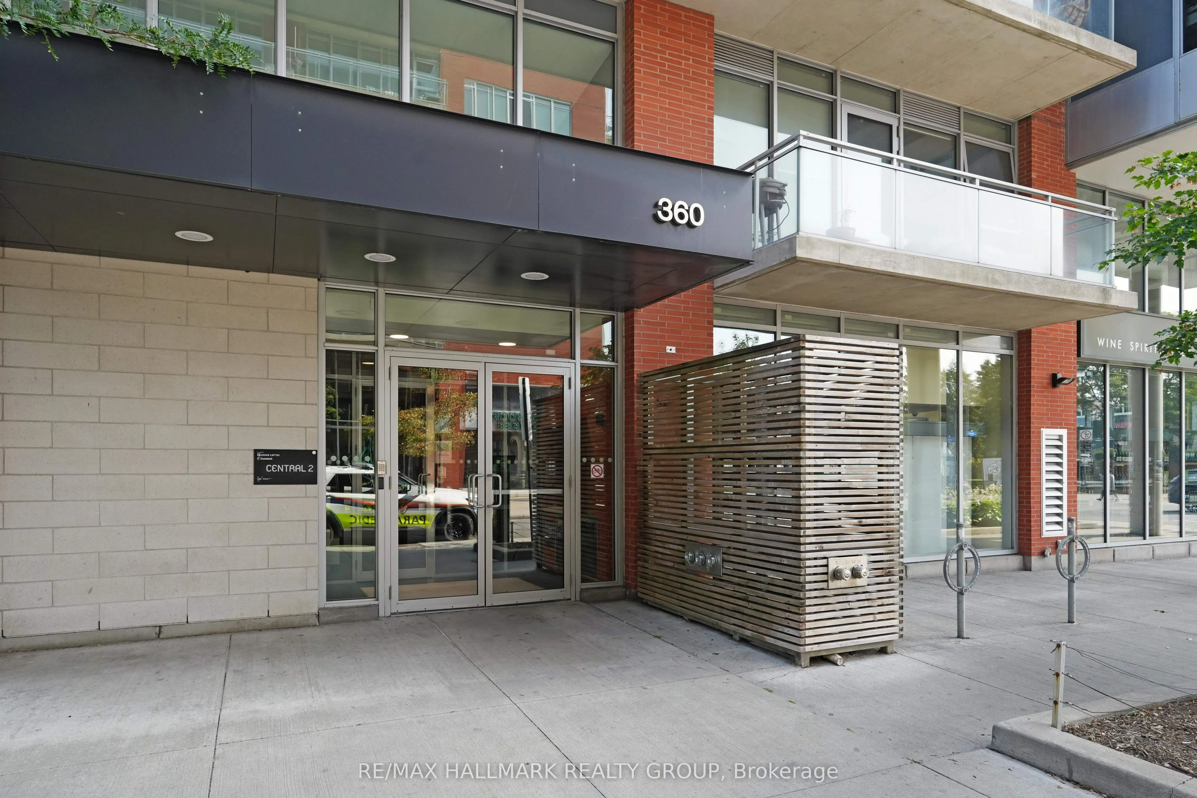 360 Mcleod Street, #Penthouse 804