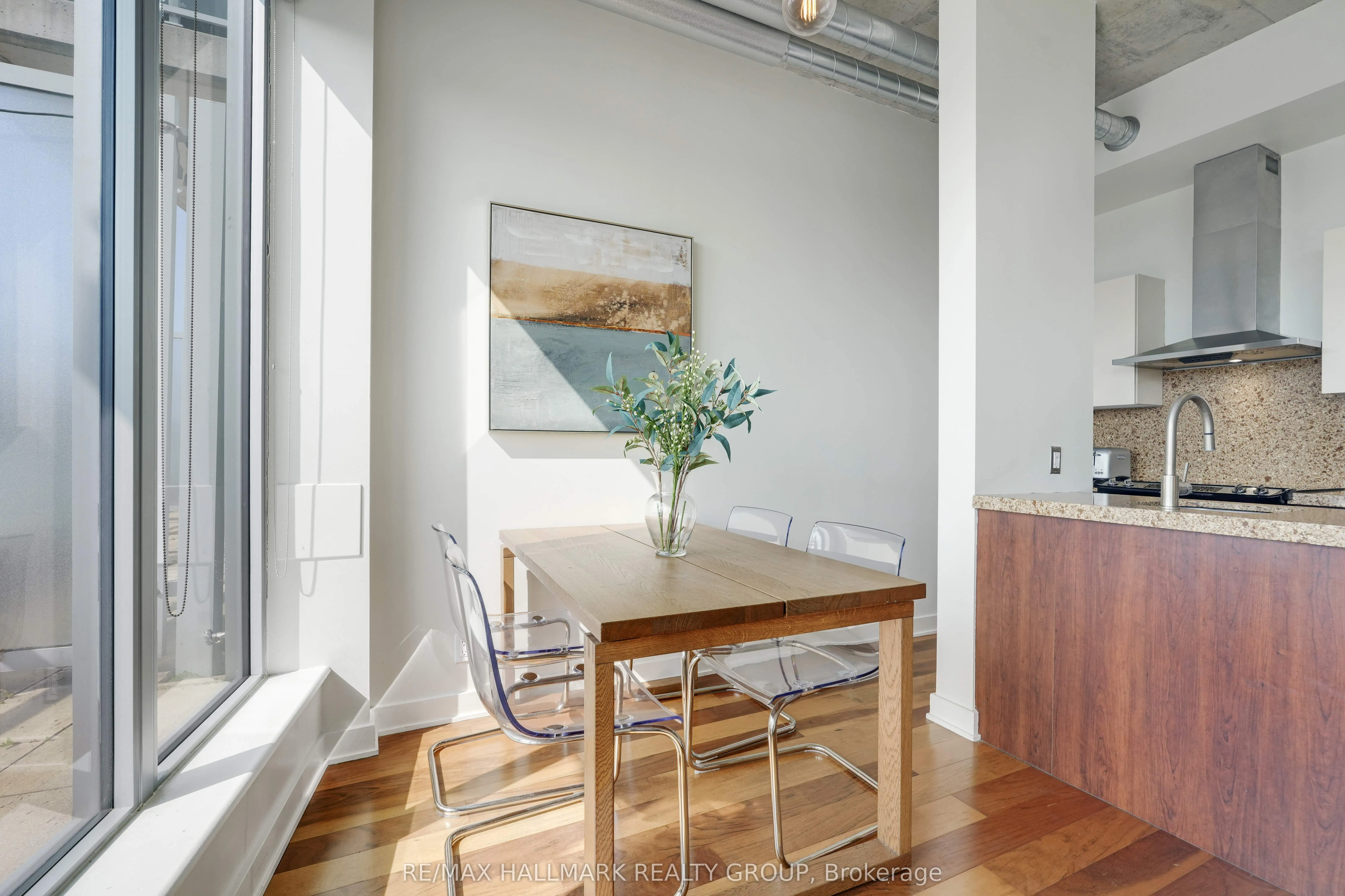 360 Mcleod Street, #Penthouse 804