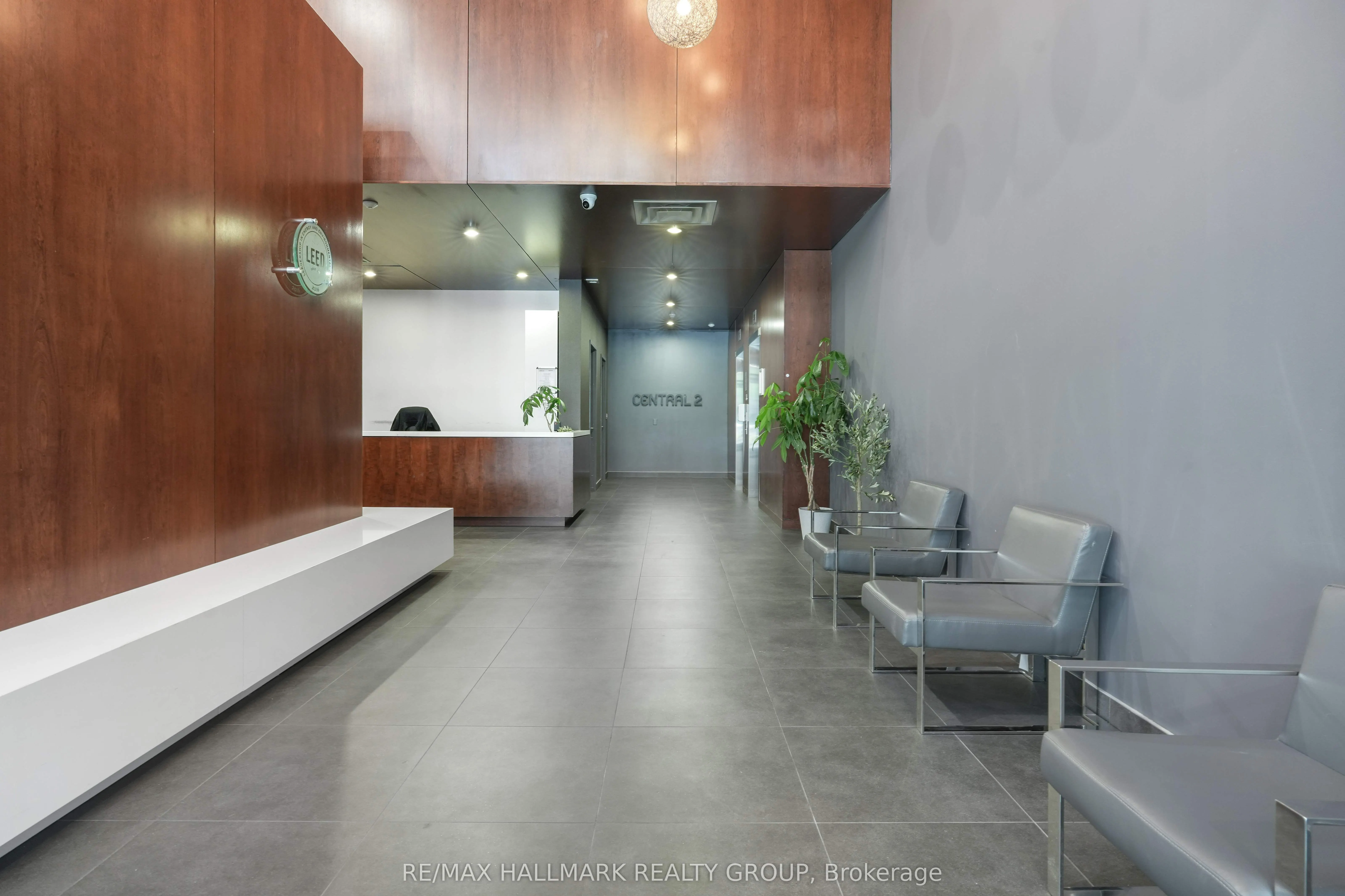 360 Mcleod Street, #Penthouse 804