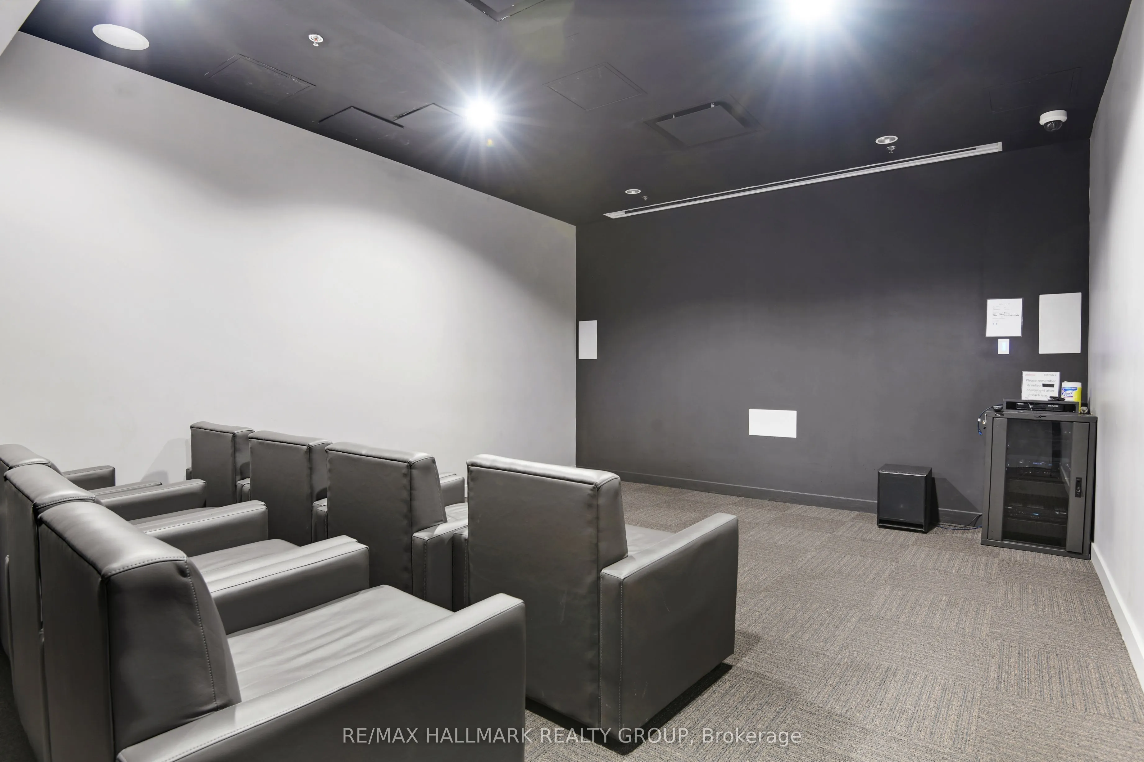360 Mcleod Street, #Penthouse 804