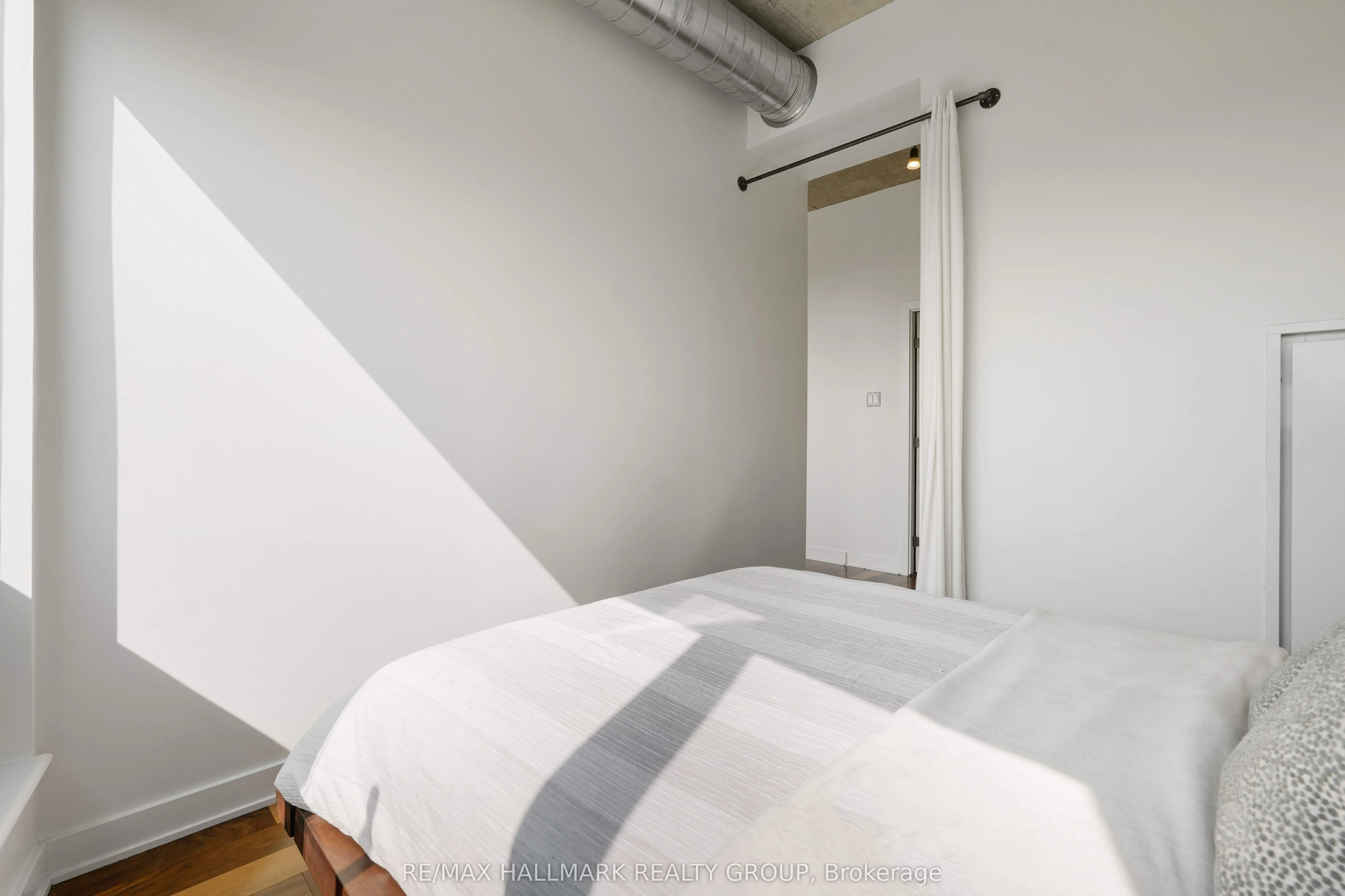 360 Mcleod Street, #Penthouse 804