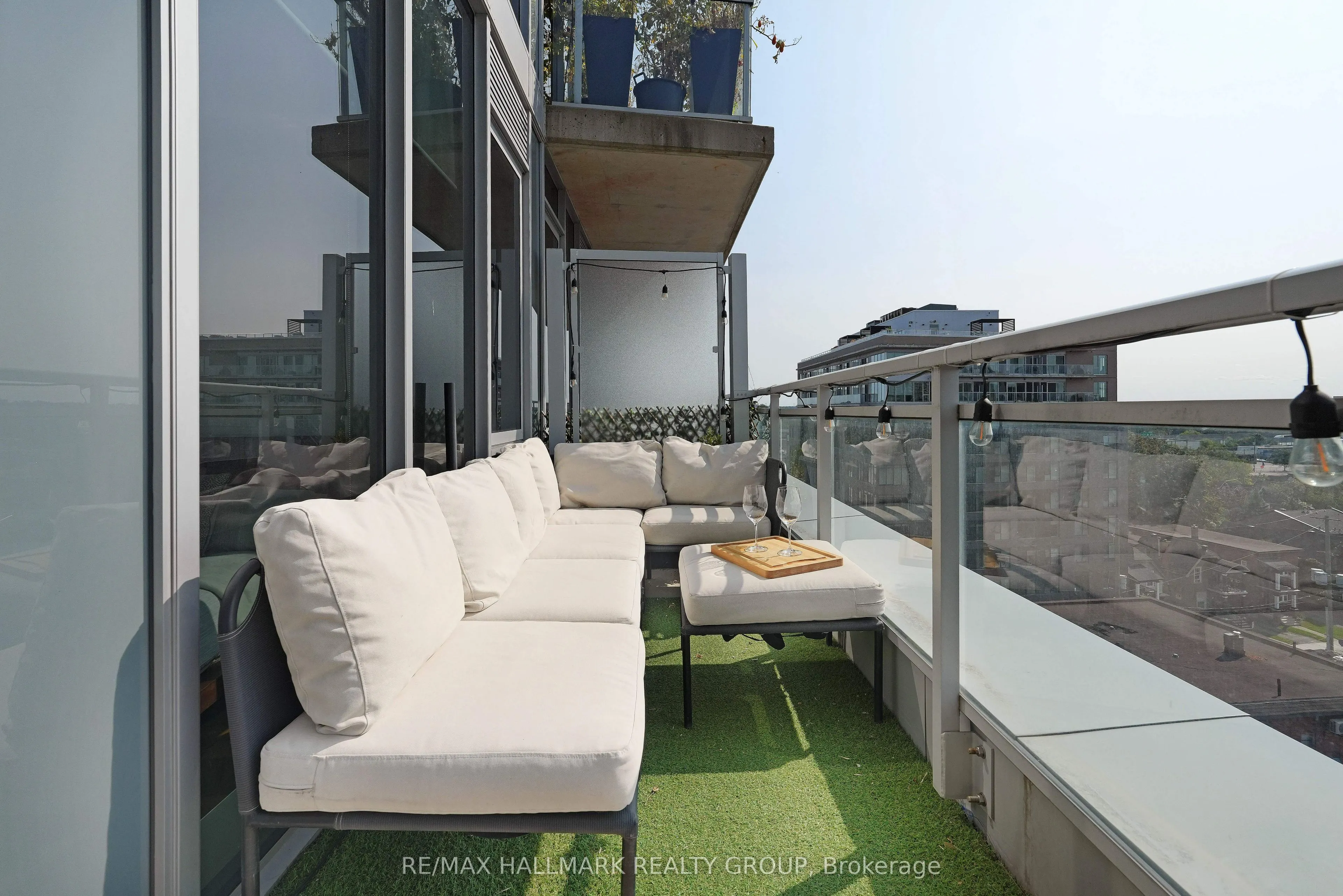 360 Mcleod Street, #Penthouse 804