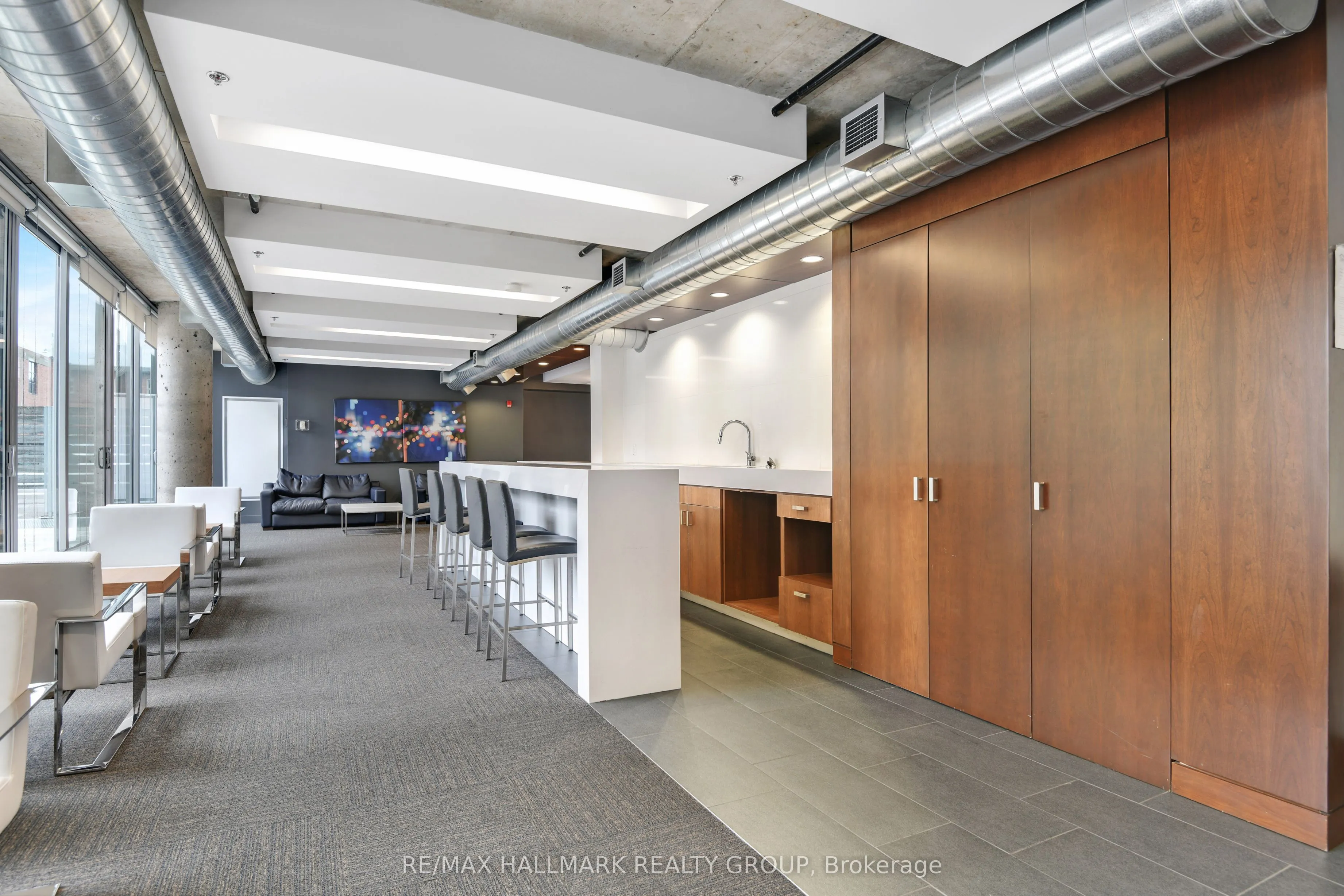 360 Mcleod Street, #Penthouse 804