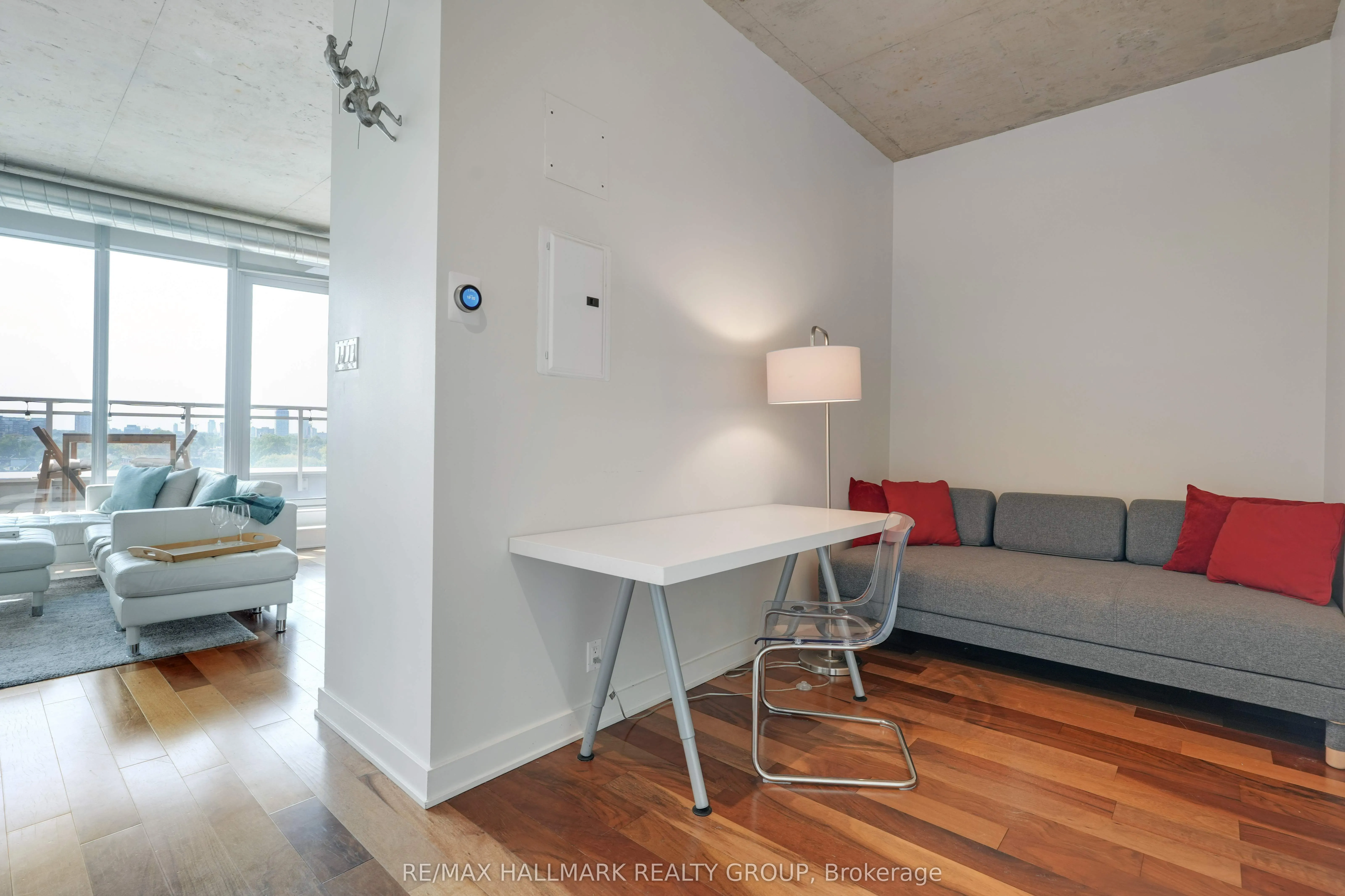 360 Mcleod Street, #Penthouse 804