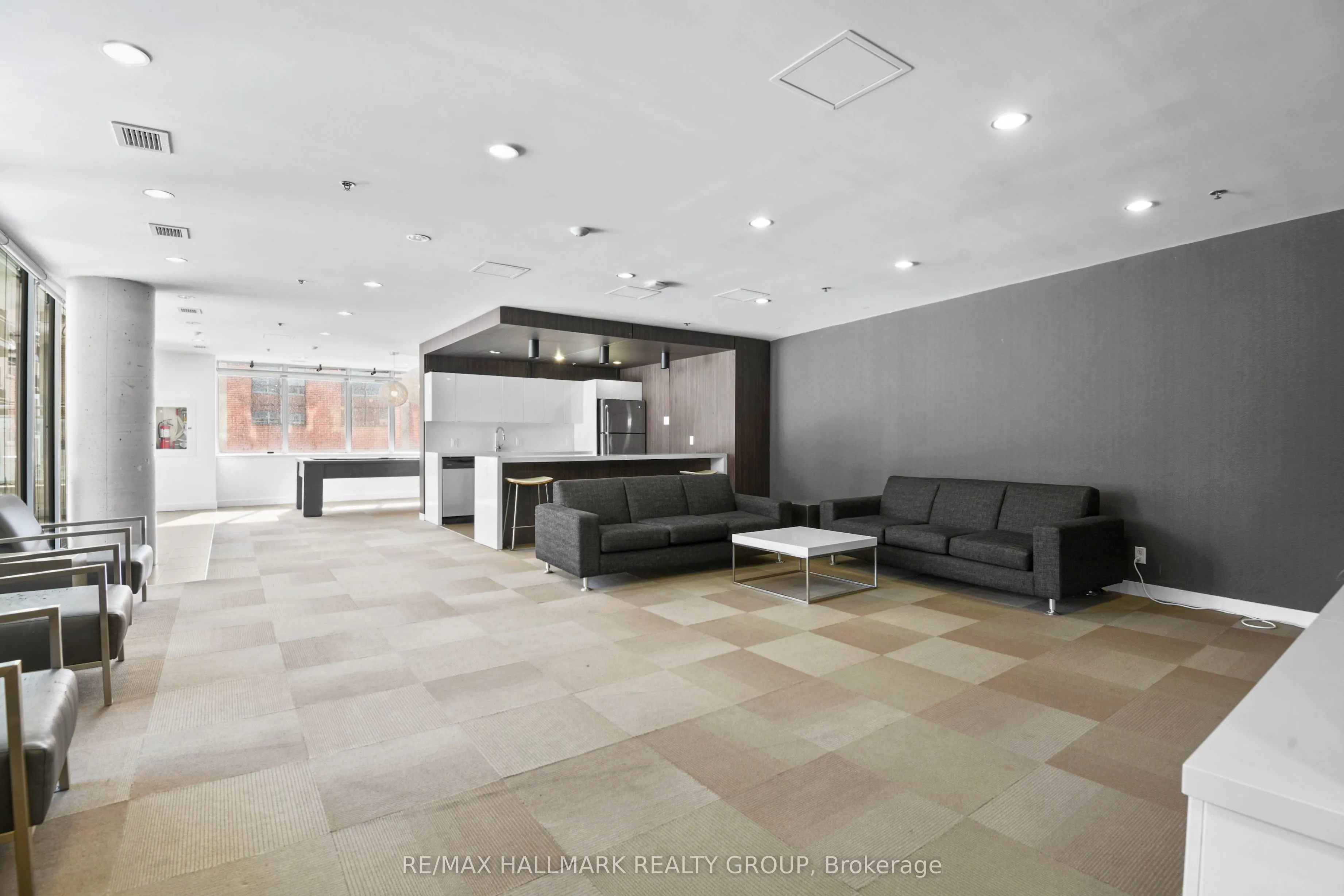 360 Mcleod Street, #Penthouse 804
