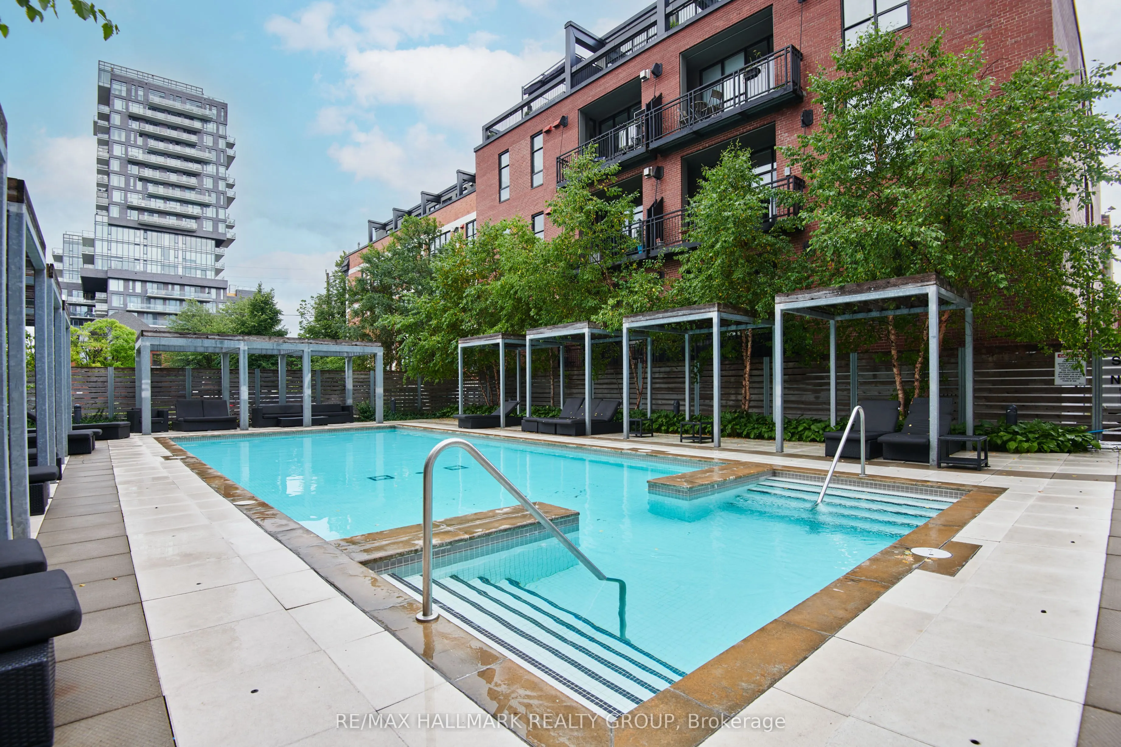 360 Mcleod Street, #Penthouse 804
