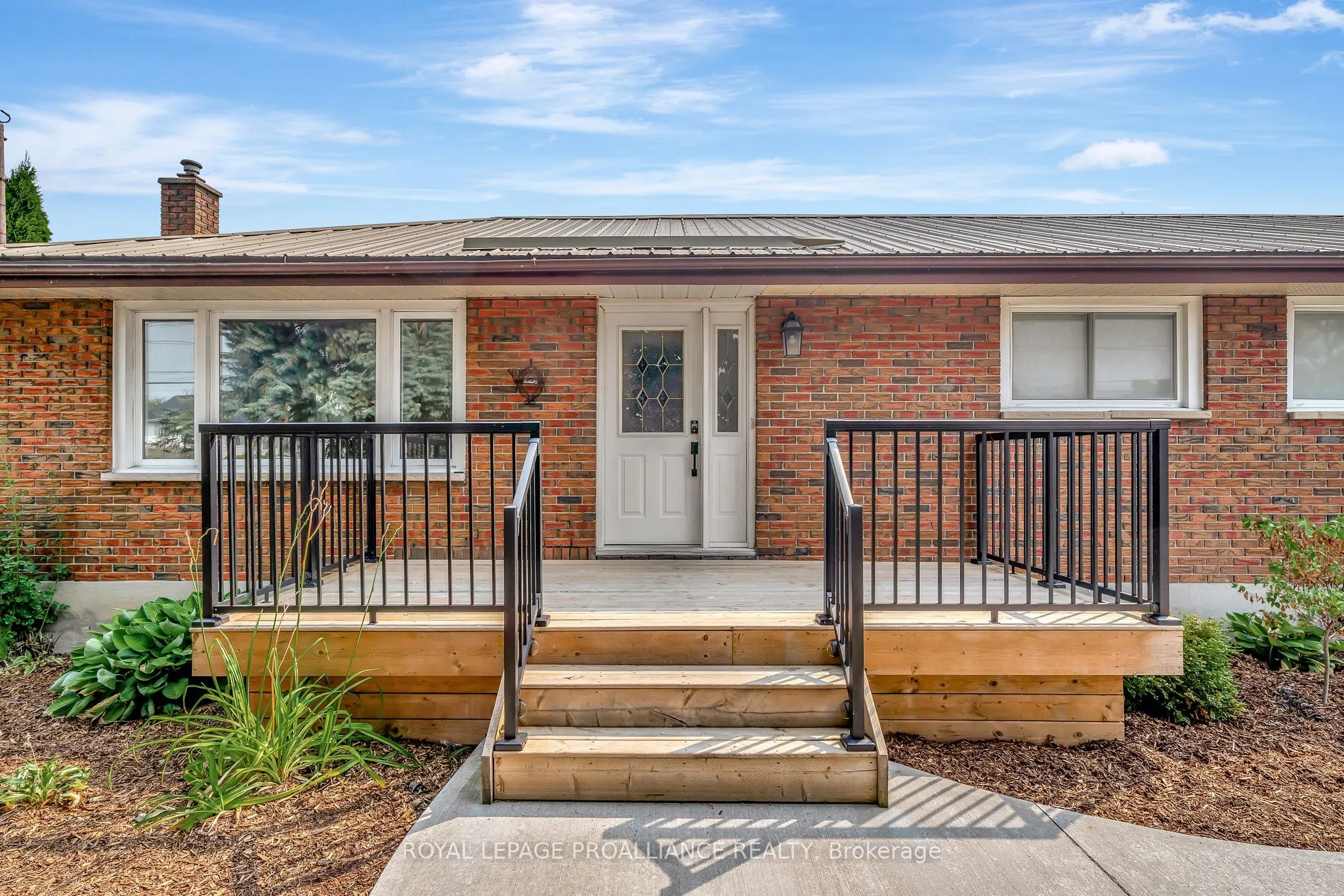 206 ELMWOOD Drive