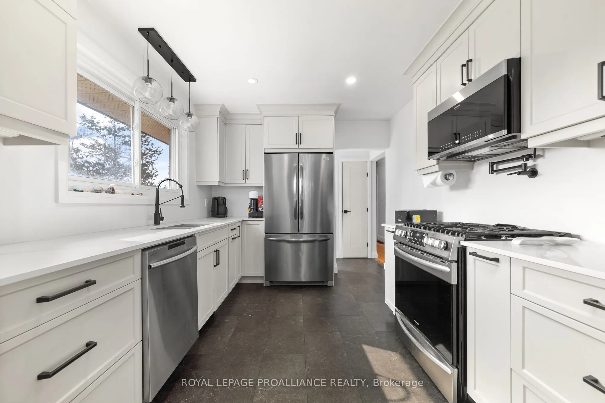 206 ELMWOOD Drive