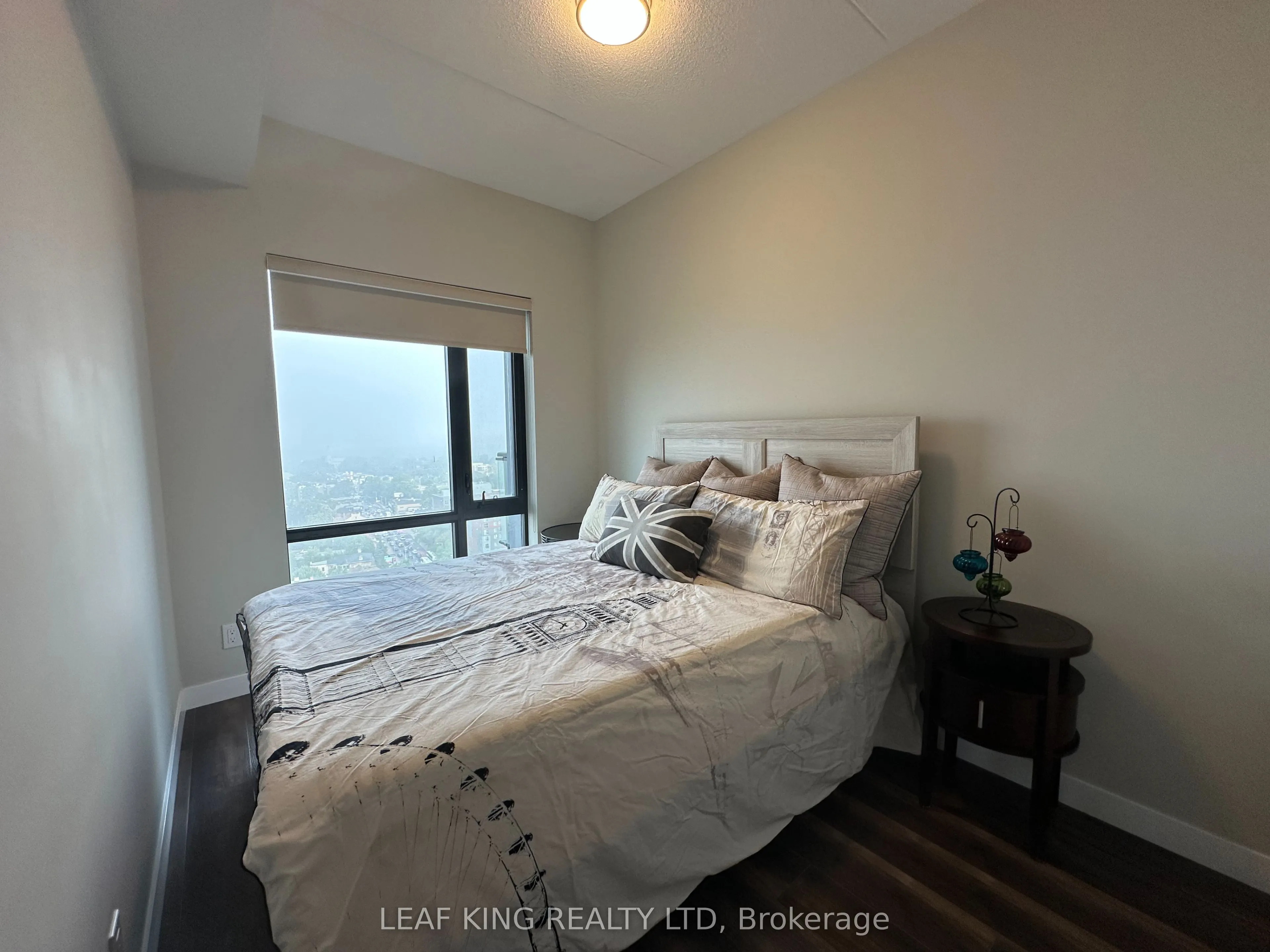 15 Queen Street S, #1902