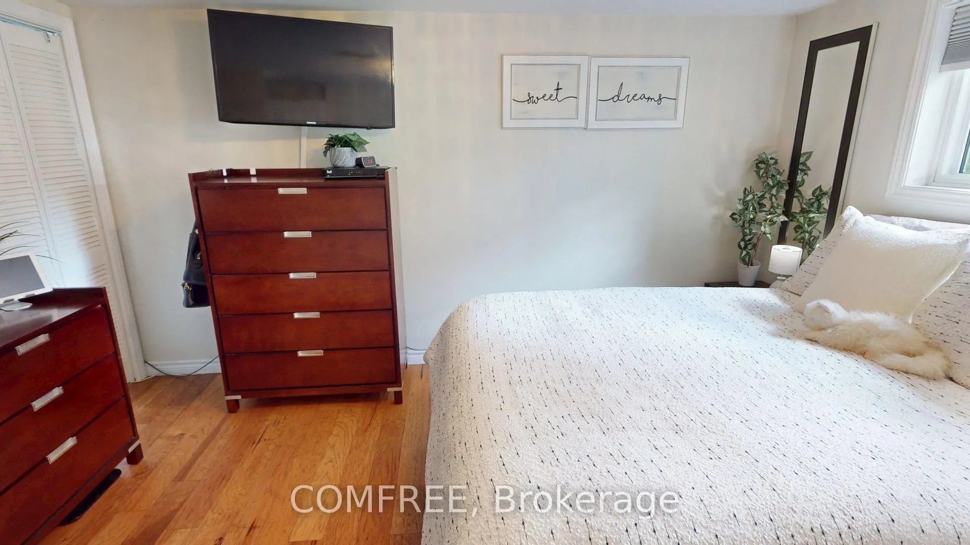30 Lakeshore Drive