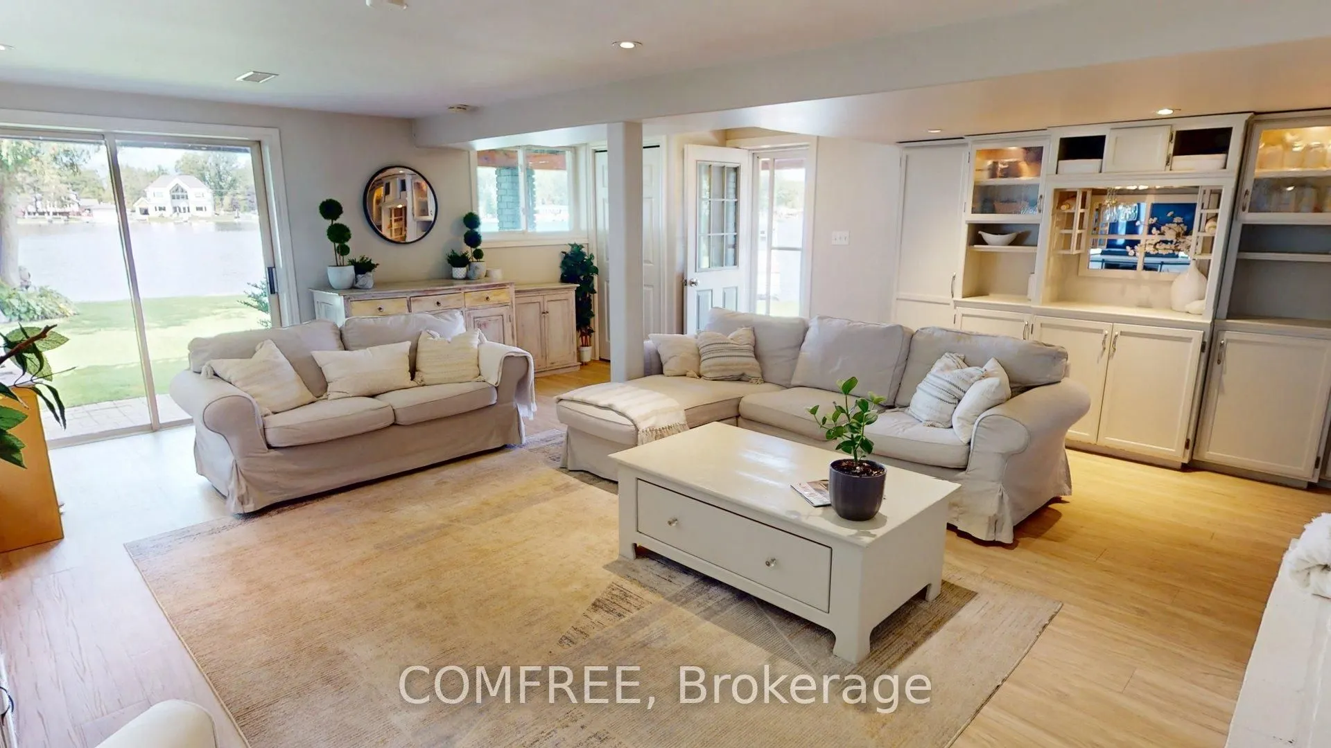 30 Lakeshore Drive