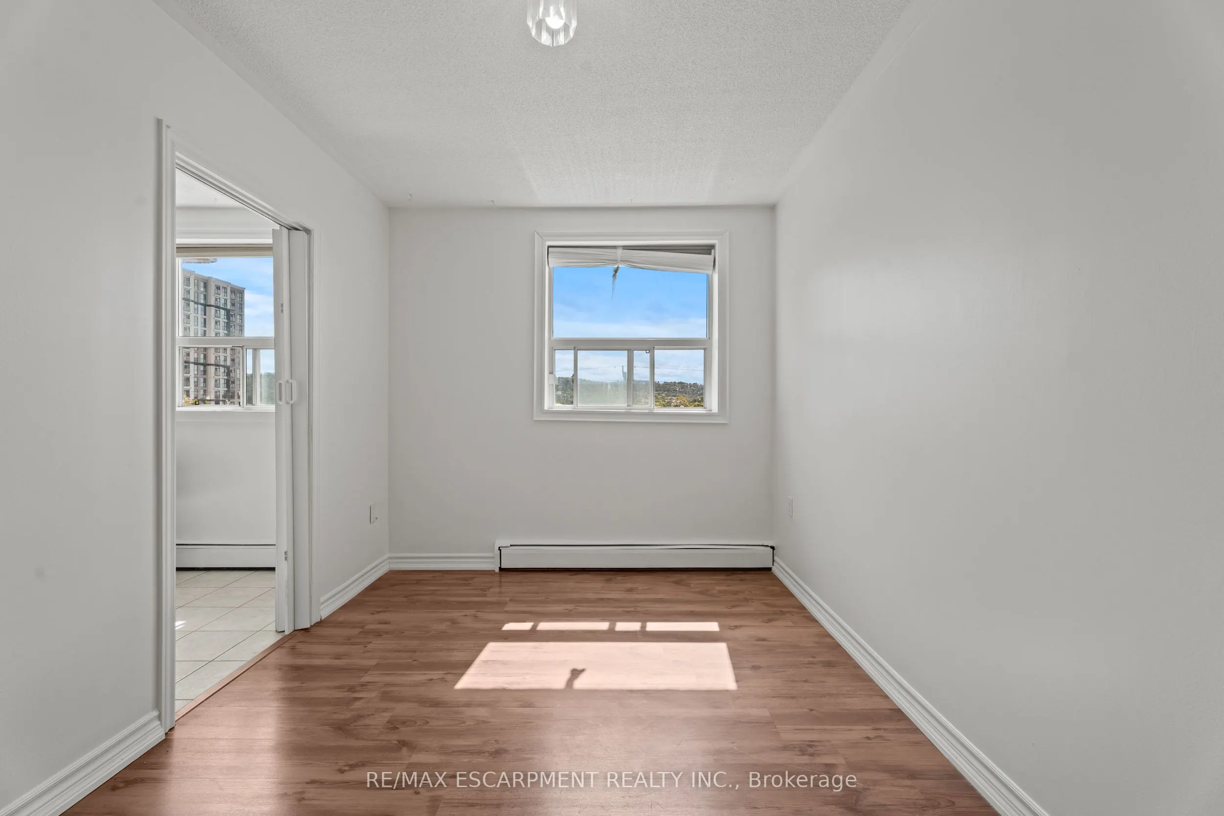 851 Queenston Road, #505