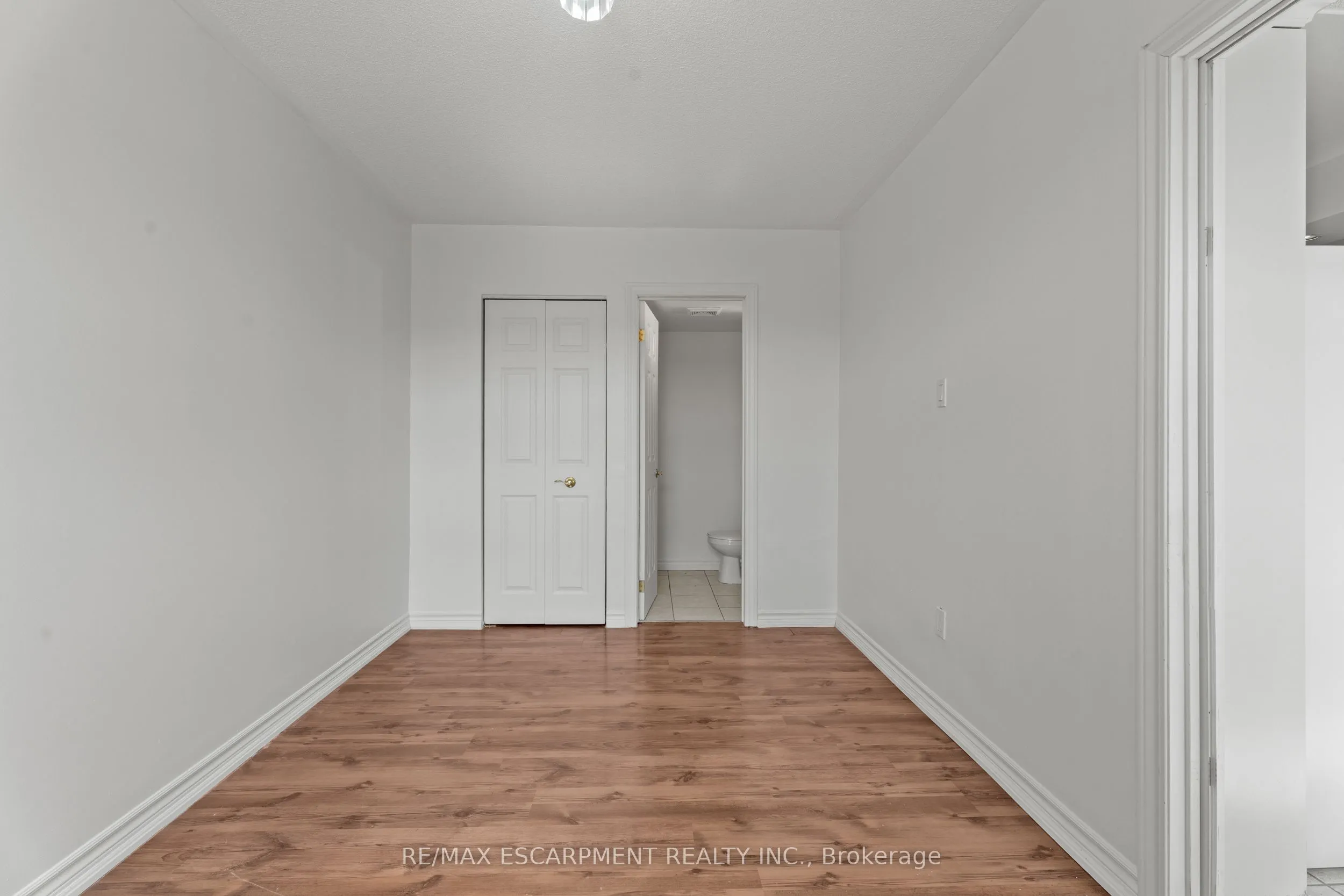 851 Queenston Road, #505