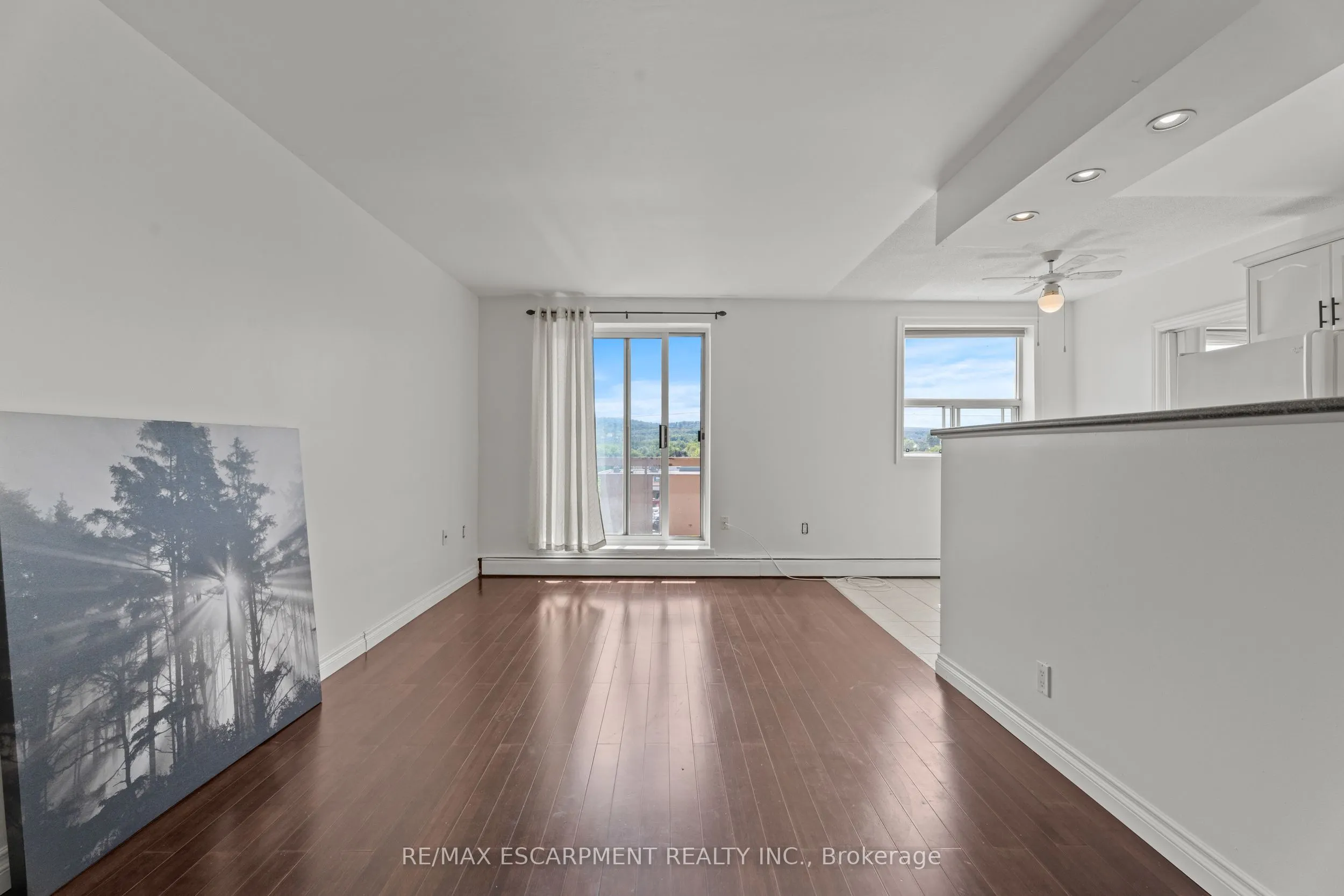 851 Queenston Road, #505
