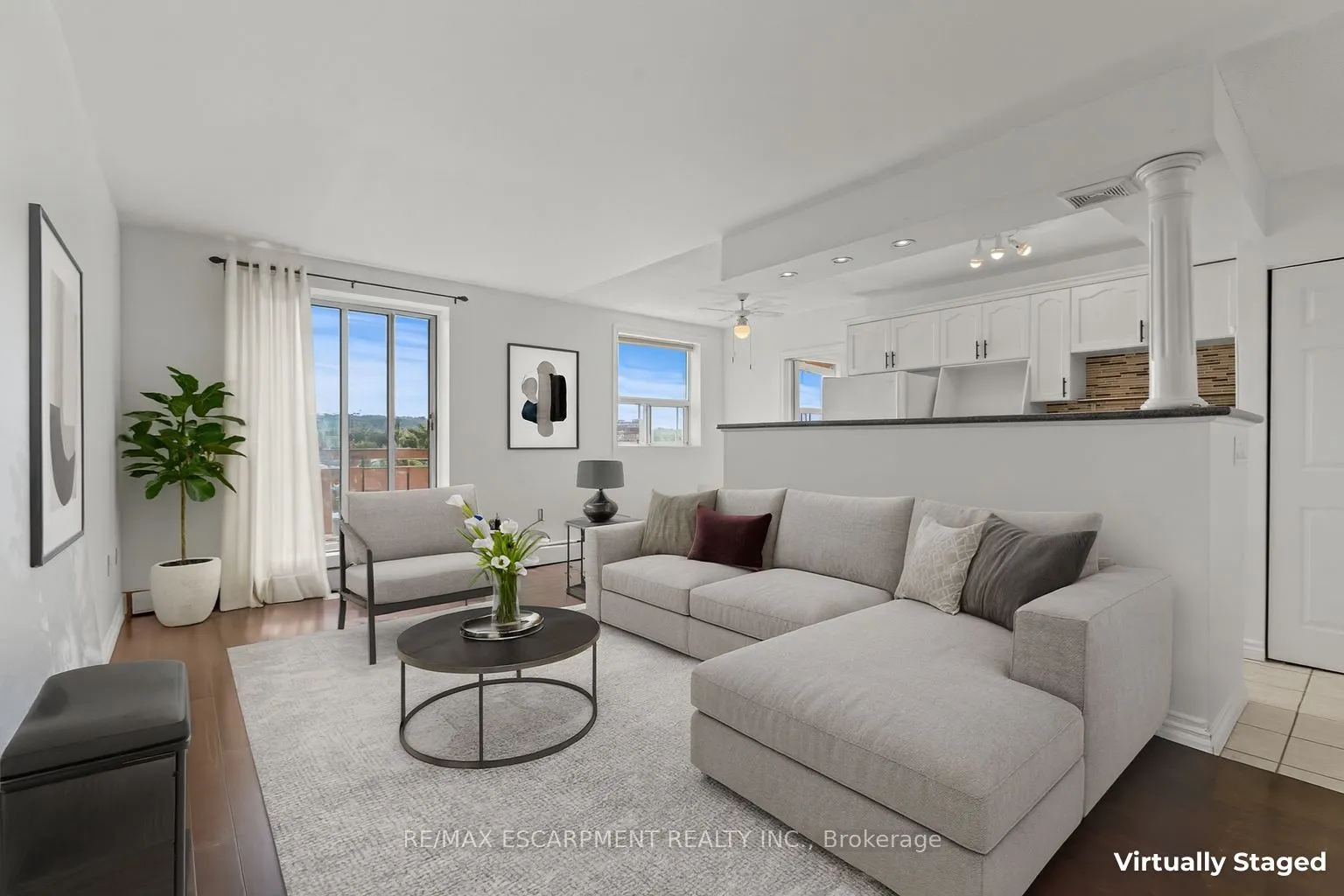 851 Queenston Road, #505