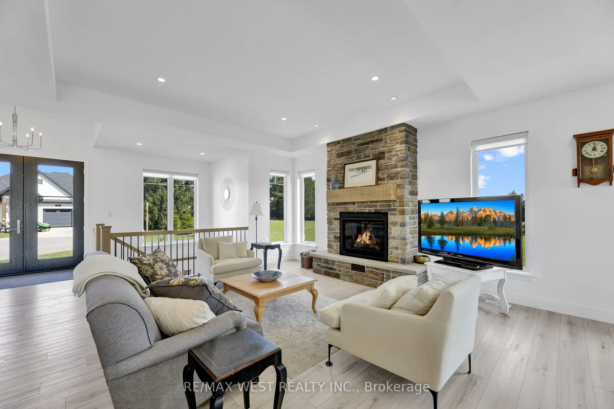 15 CORNWELL Crescent