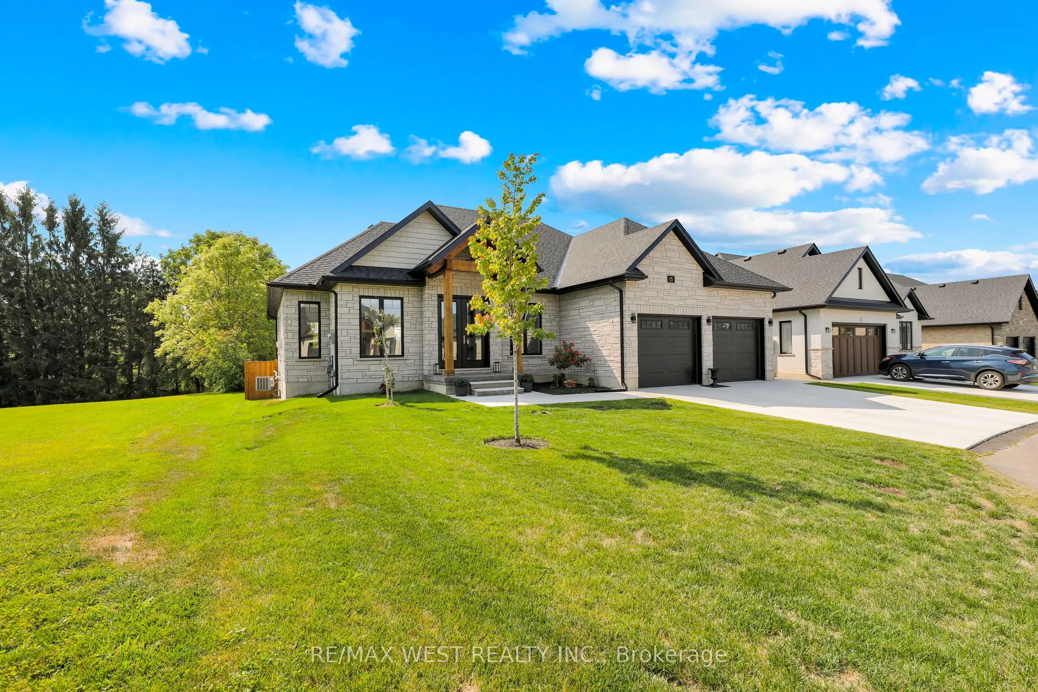 15 CORNWELL Crescent