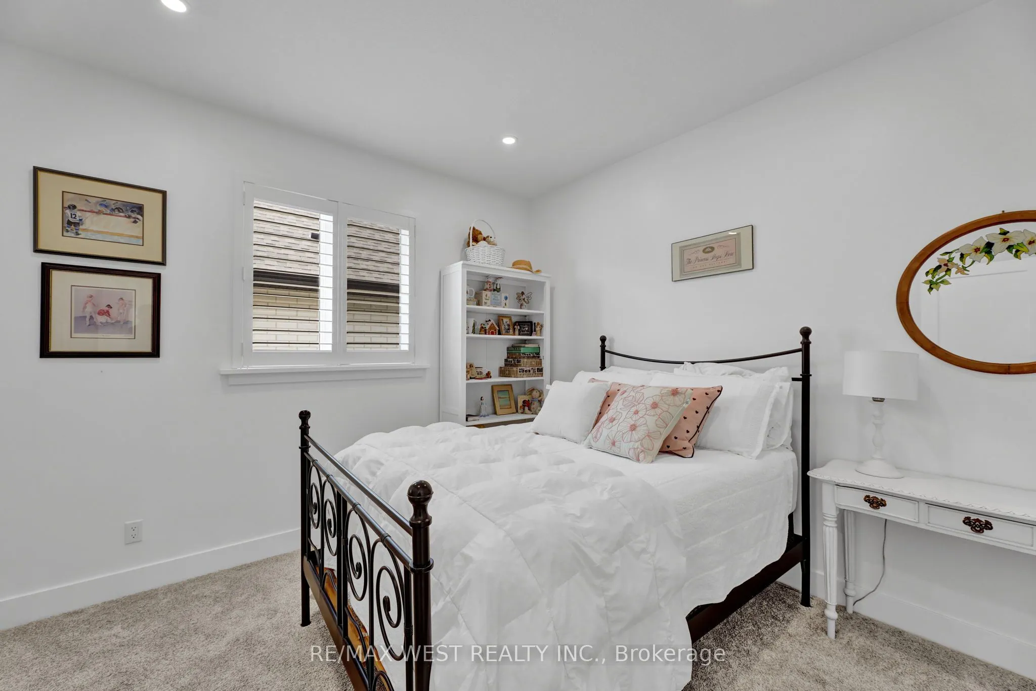 15 CORNWELL Crescent