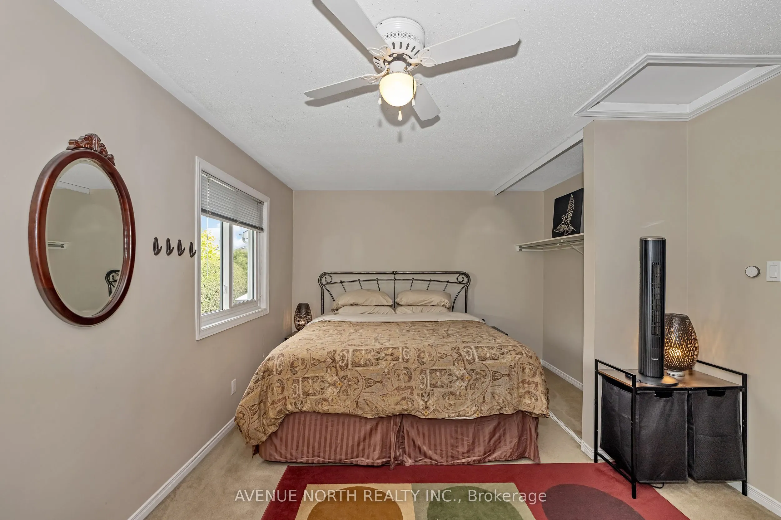 120 MARKLAND Crescent