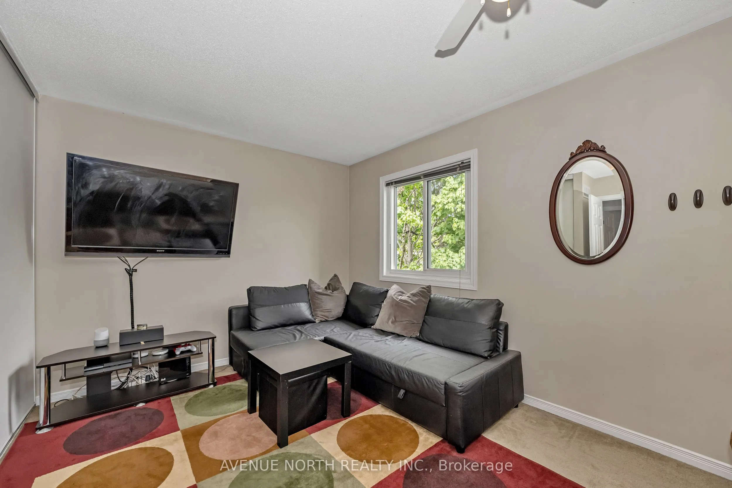 120 MARKLAND Crescent
