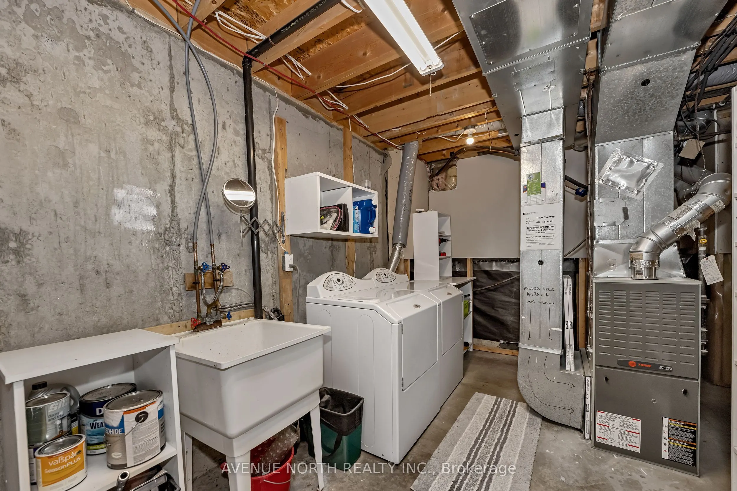 120 MARKLAND Crescent