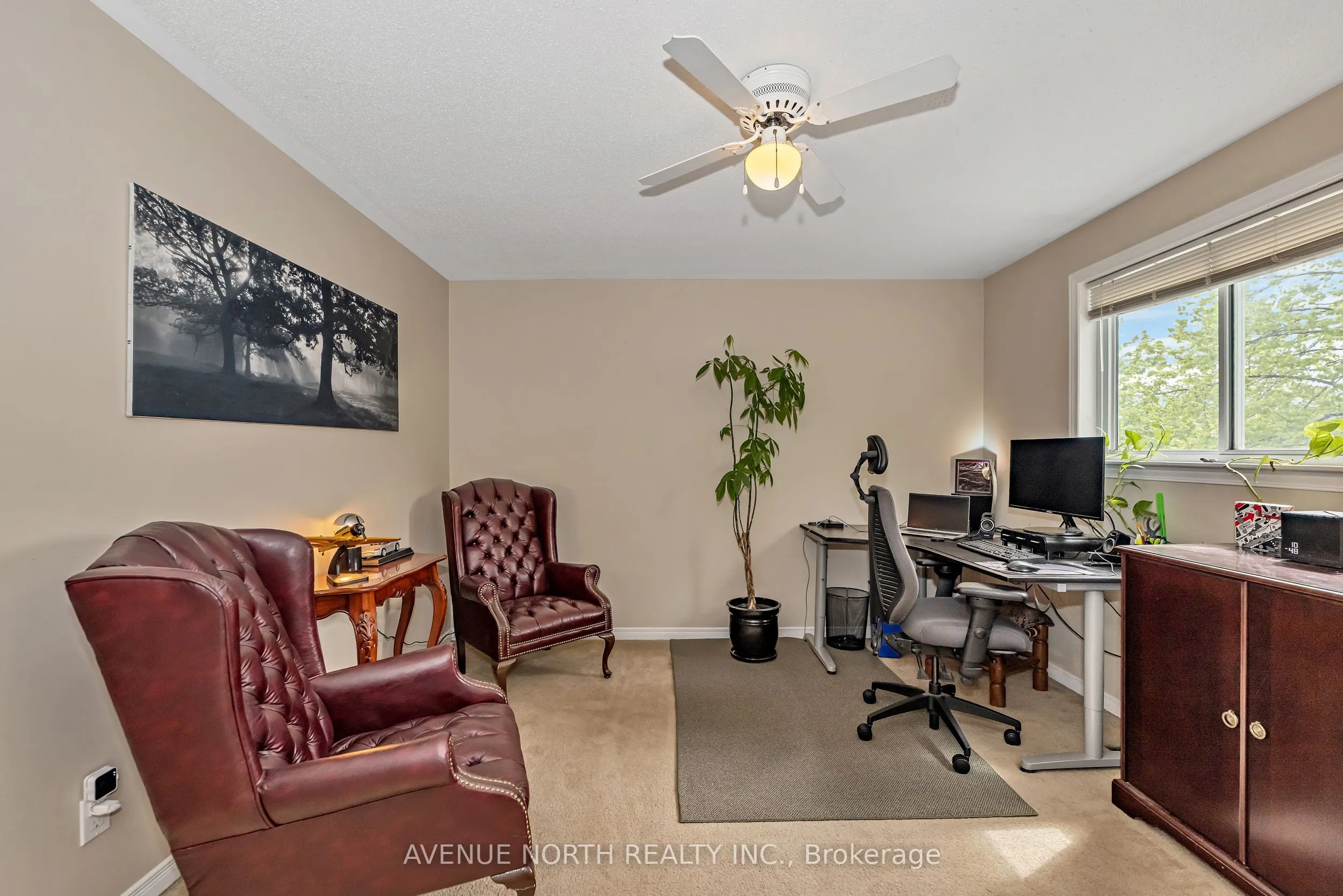 120 MARKLAND Crescent
