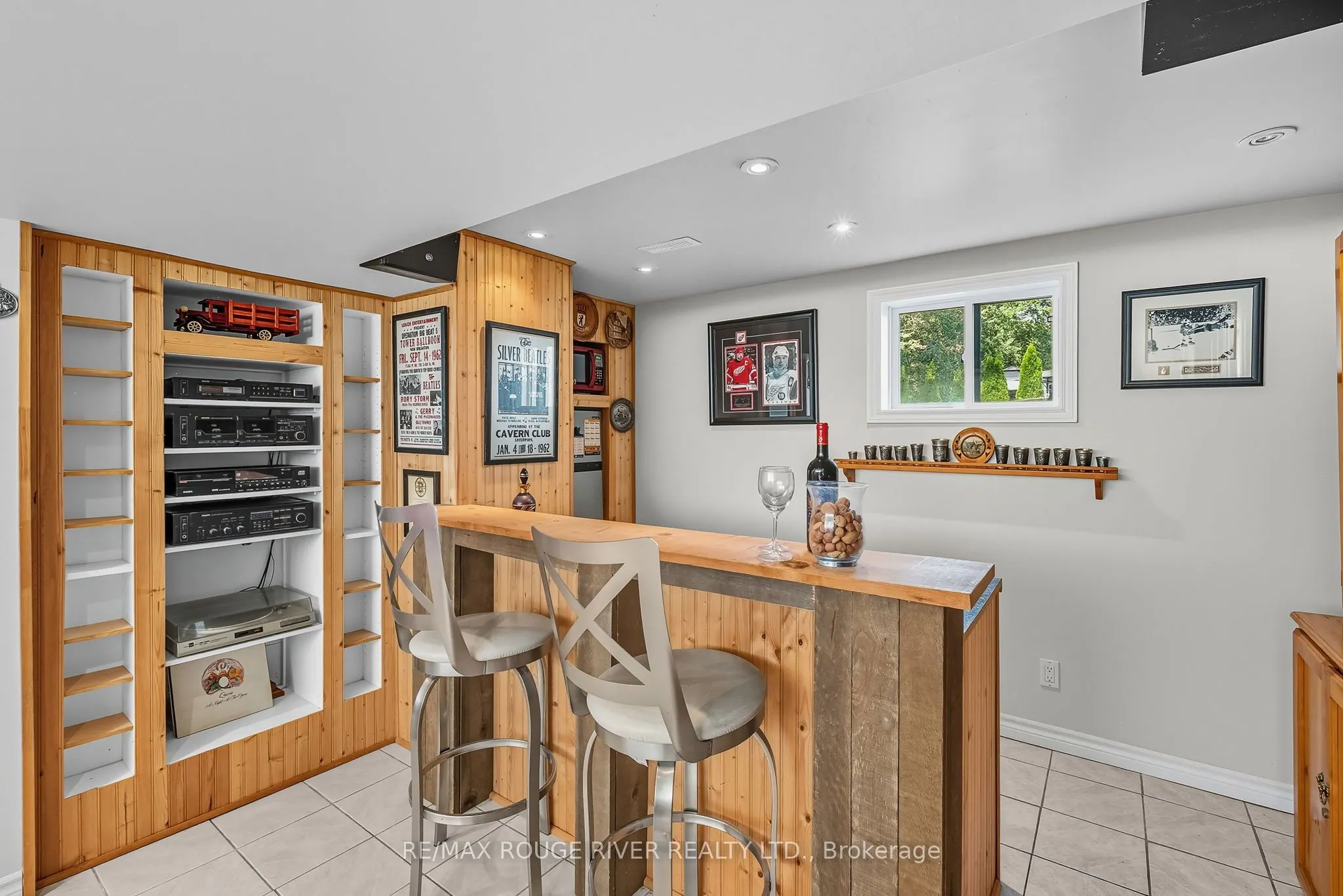 326 Lakeshore Drive