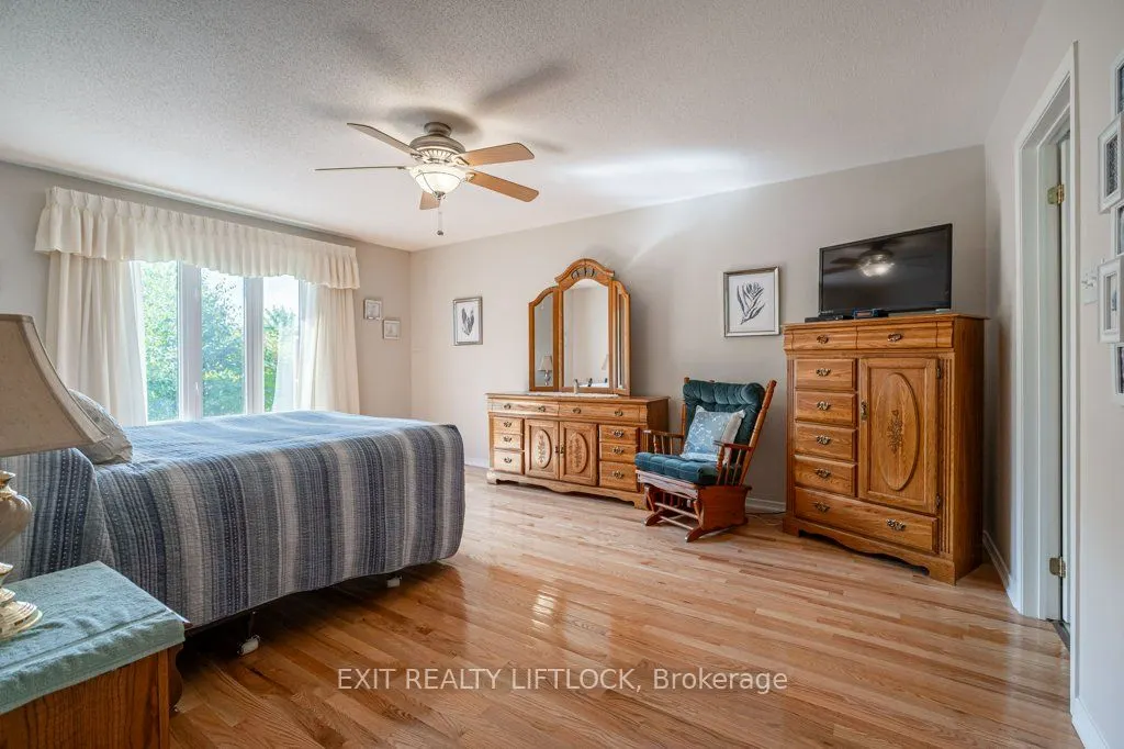 861 Wentworth Street, #4