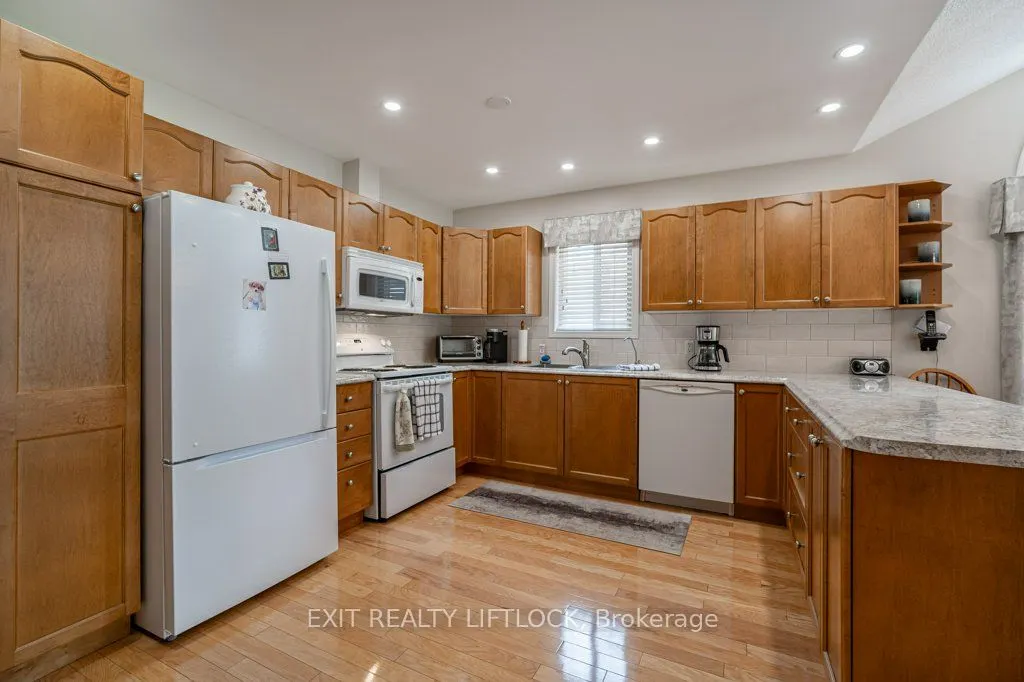 861 Wentworth Street, #4