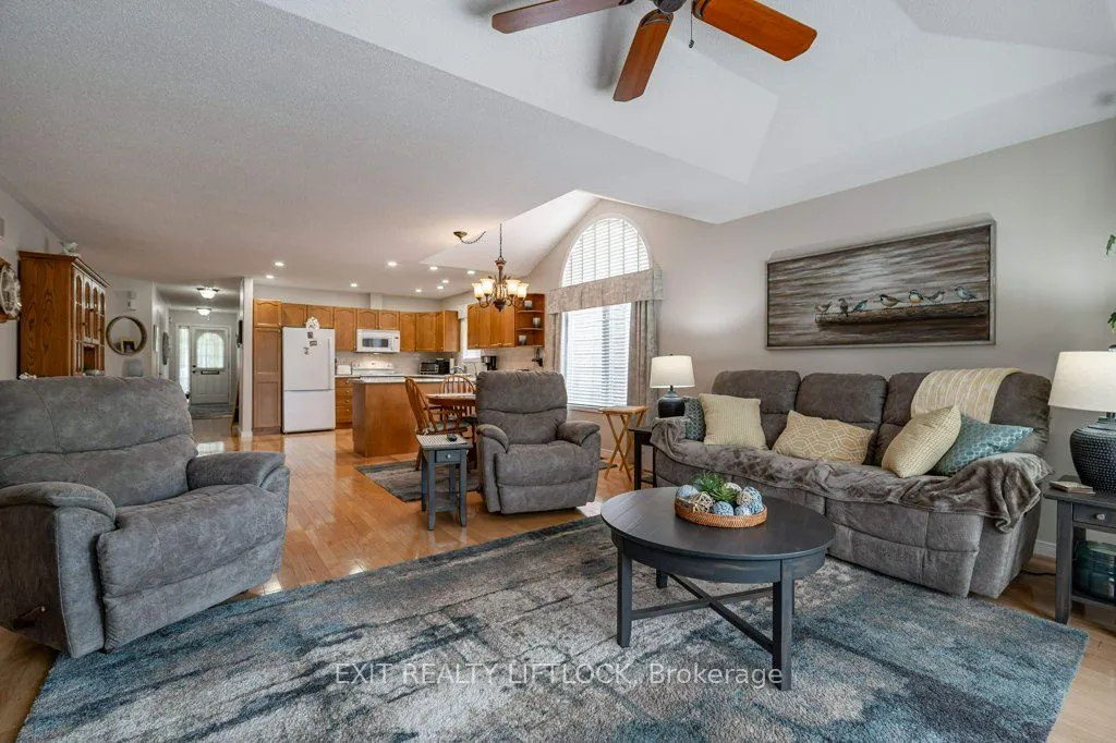 861 Wentworth Street, #4