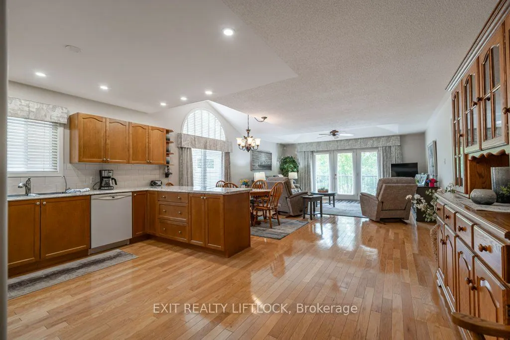 861 Wentworth Street, #4