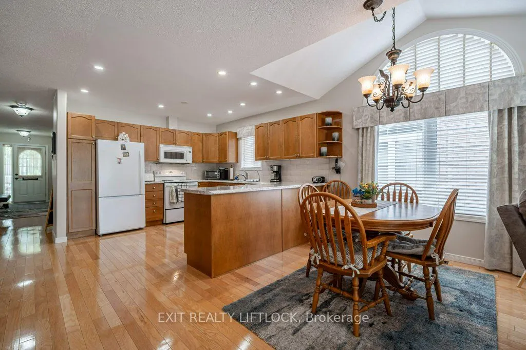 861 Wentworth Street, #4