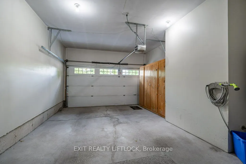 861 Wentworth Street, #4