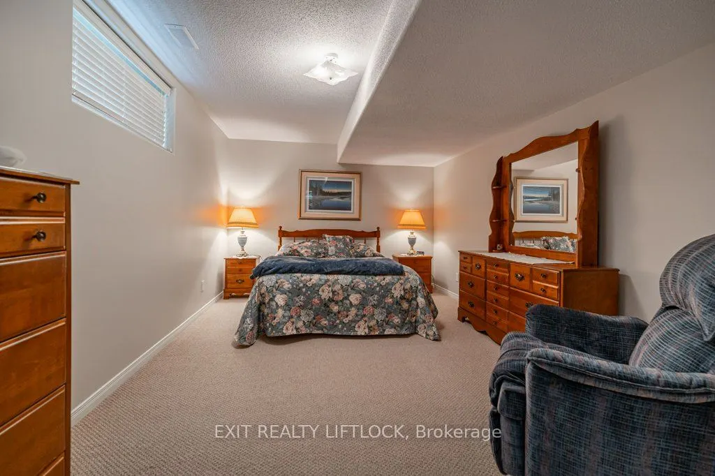 861 Wentworth Street, #4