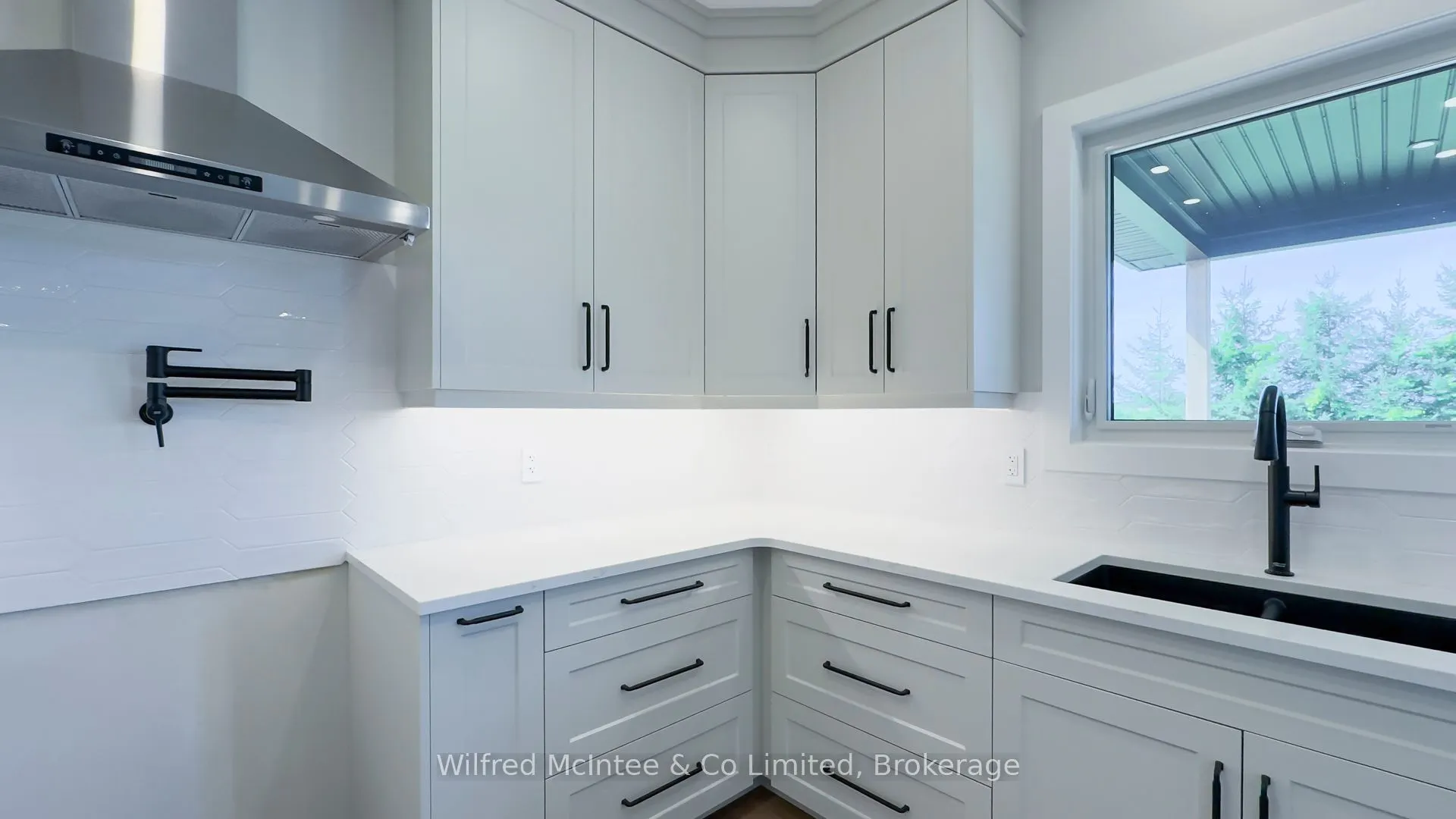 105 Devinwood Avenue