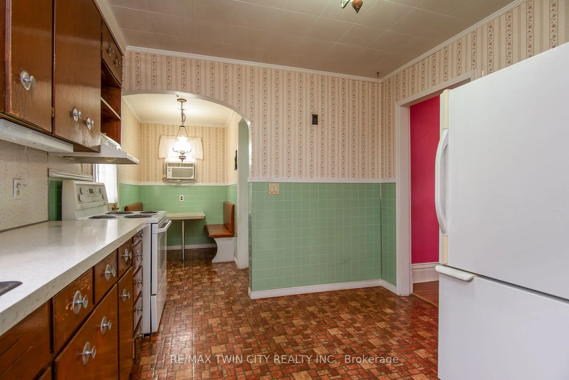 27 Noecker Street