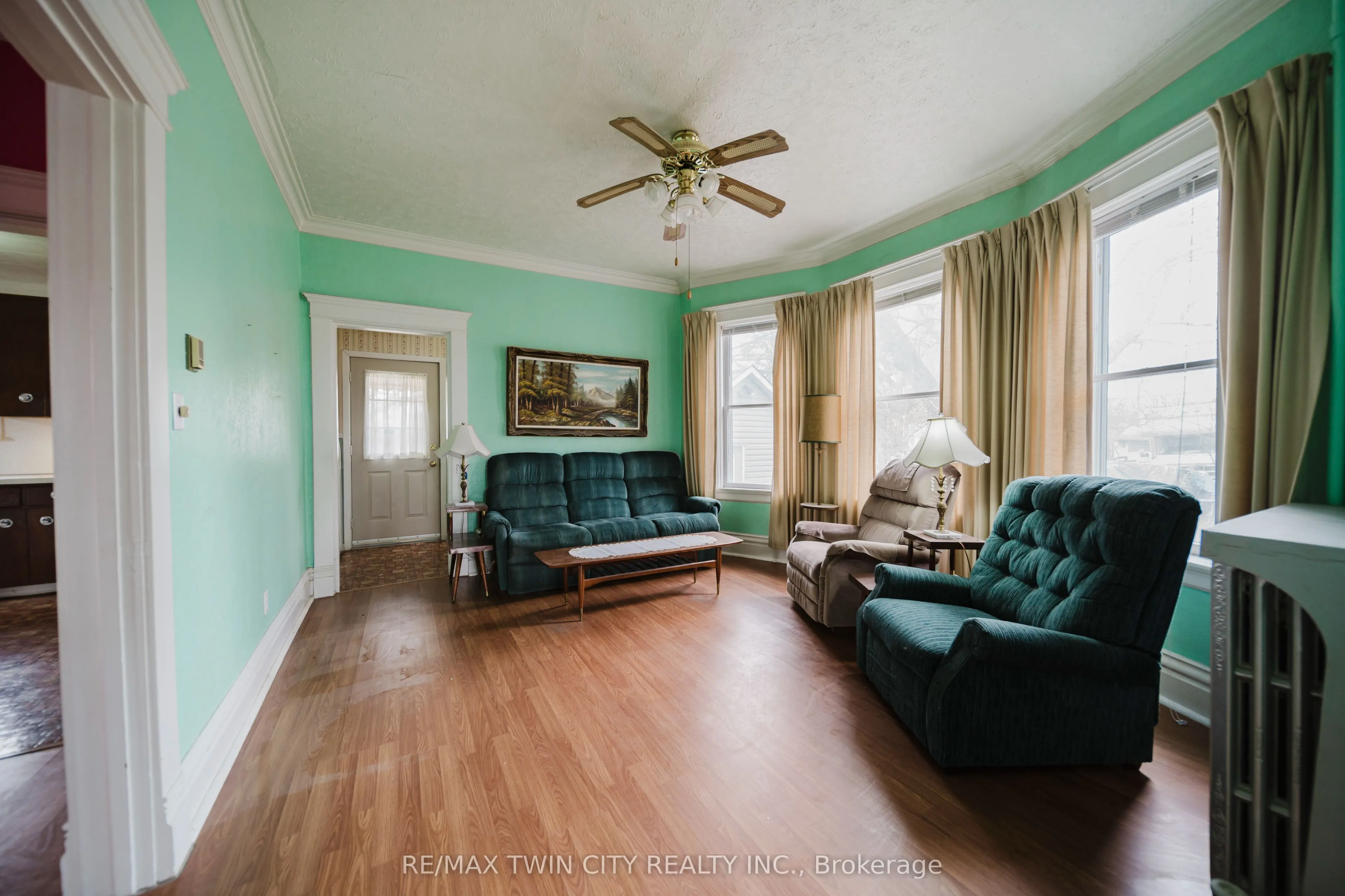 27 Noecker Street