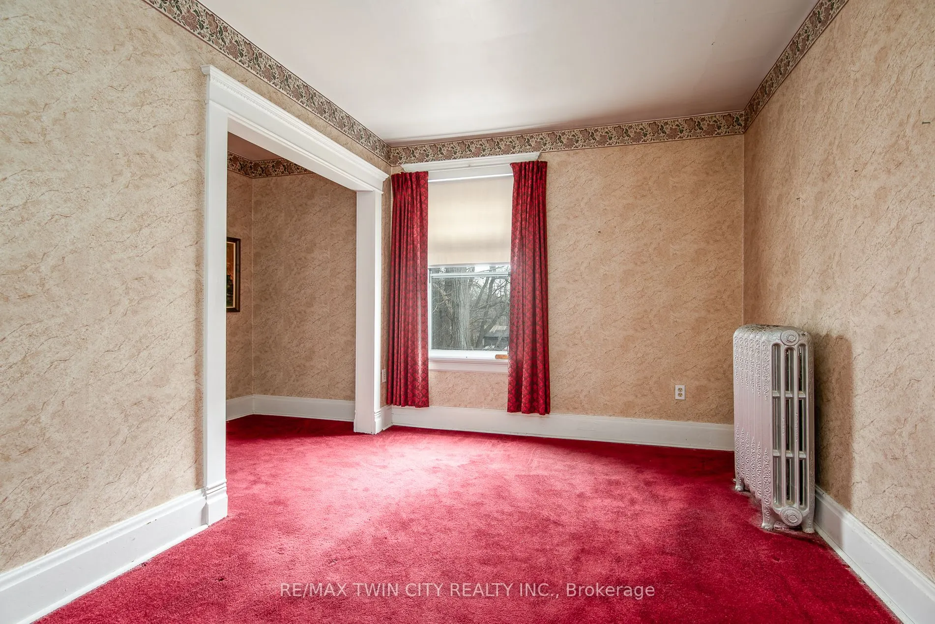 27 Noecker Street