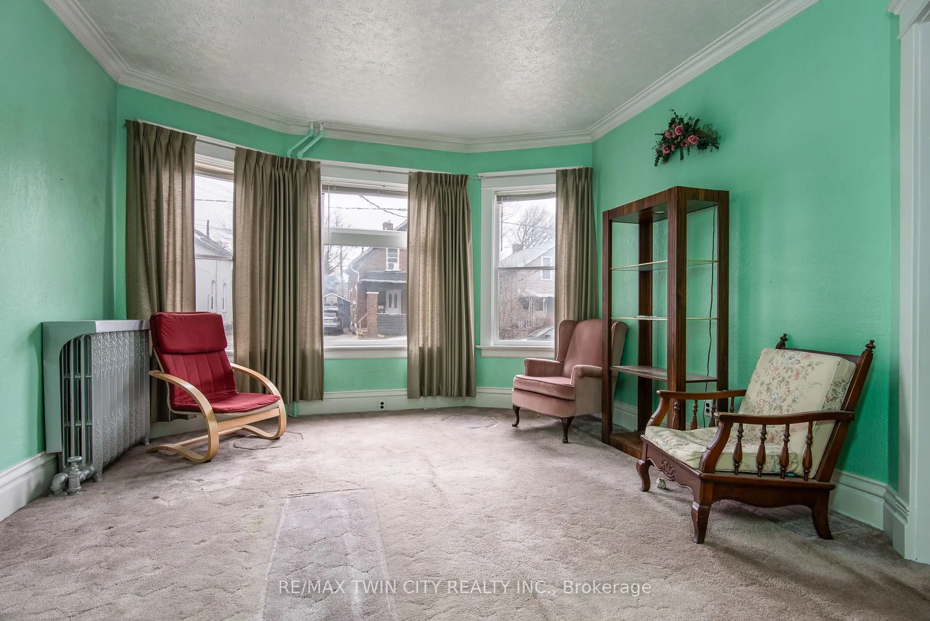 27 Noecker Street
