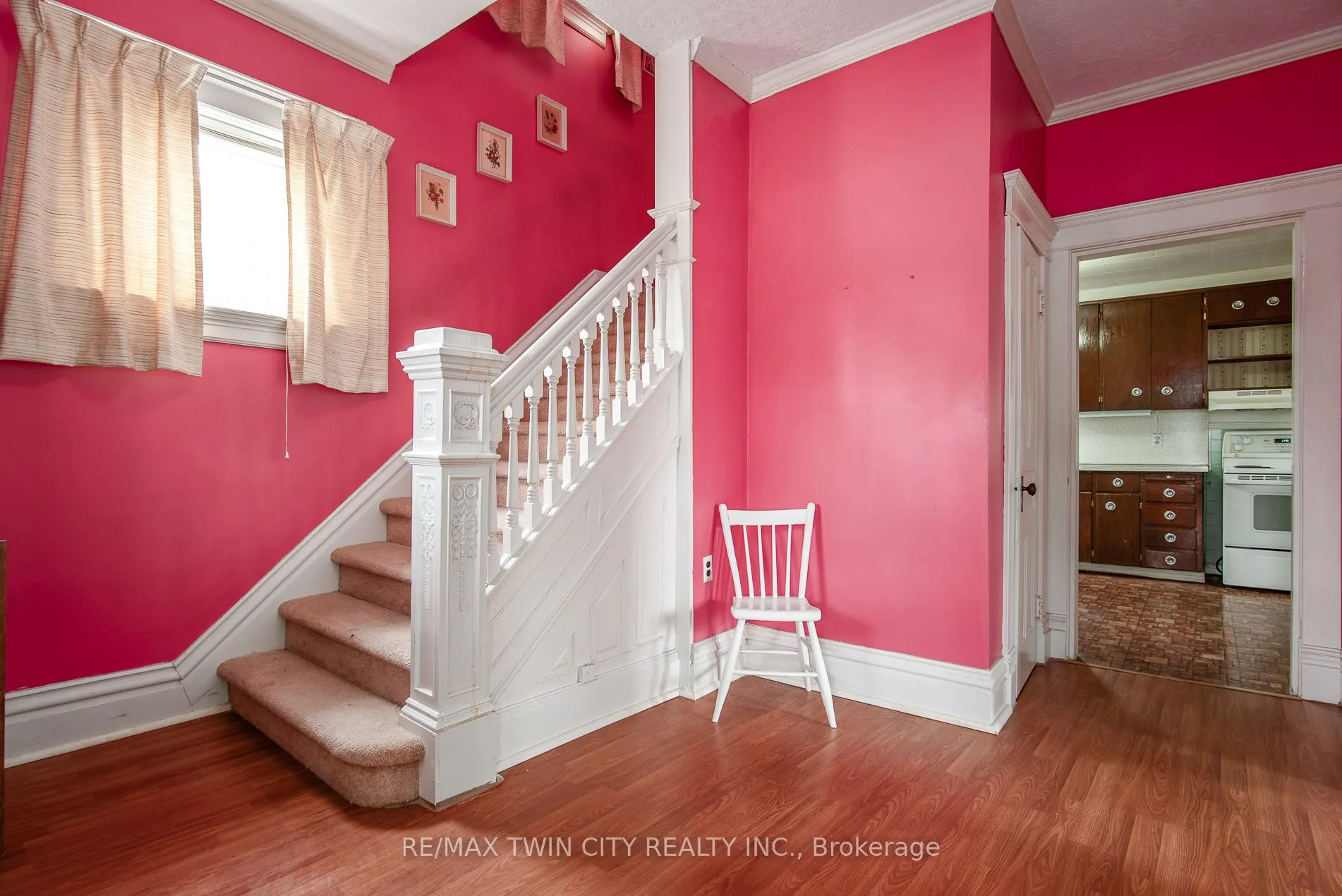 27 Noecker Street