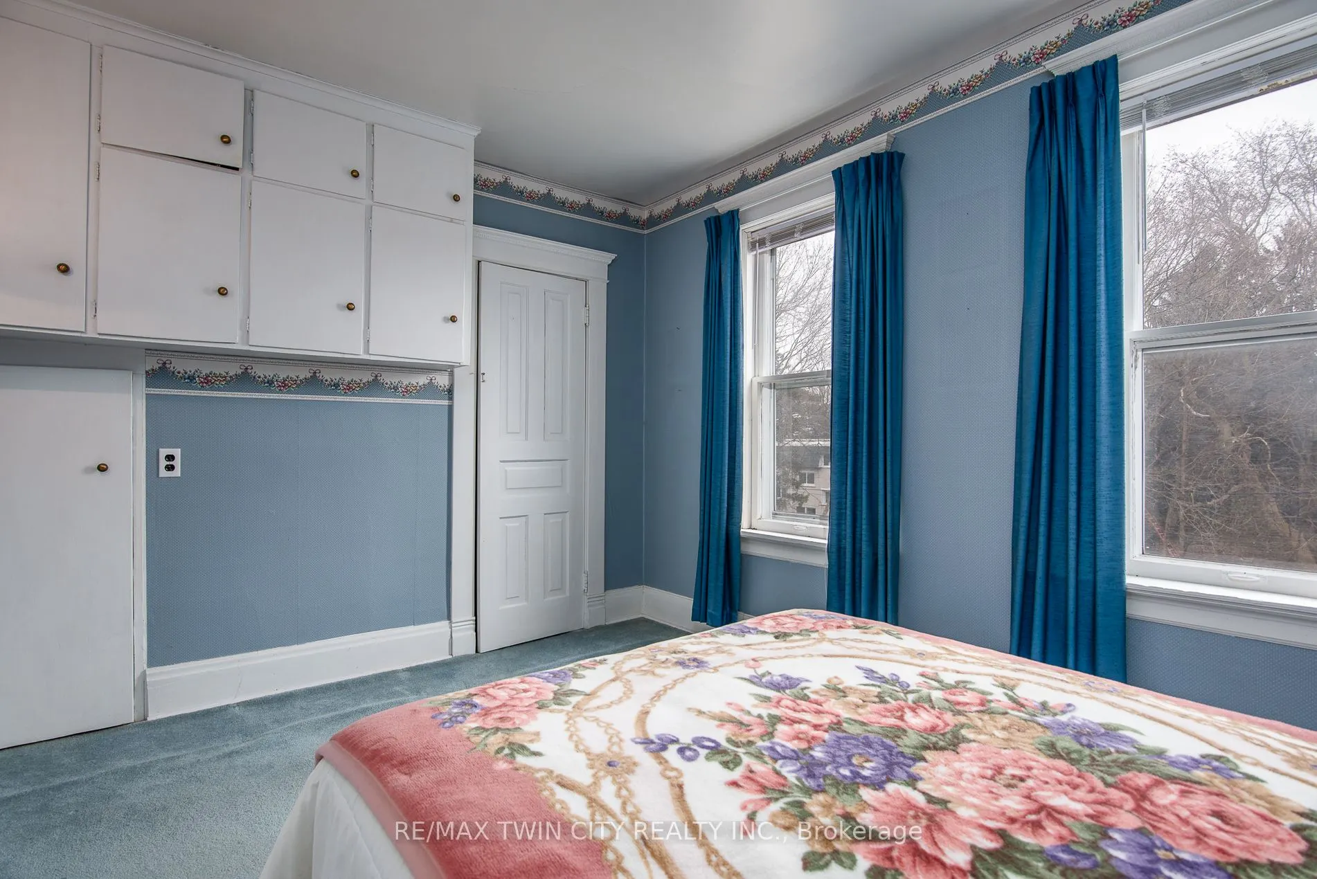 27 Noecker Street