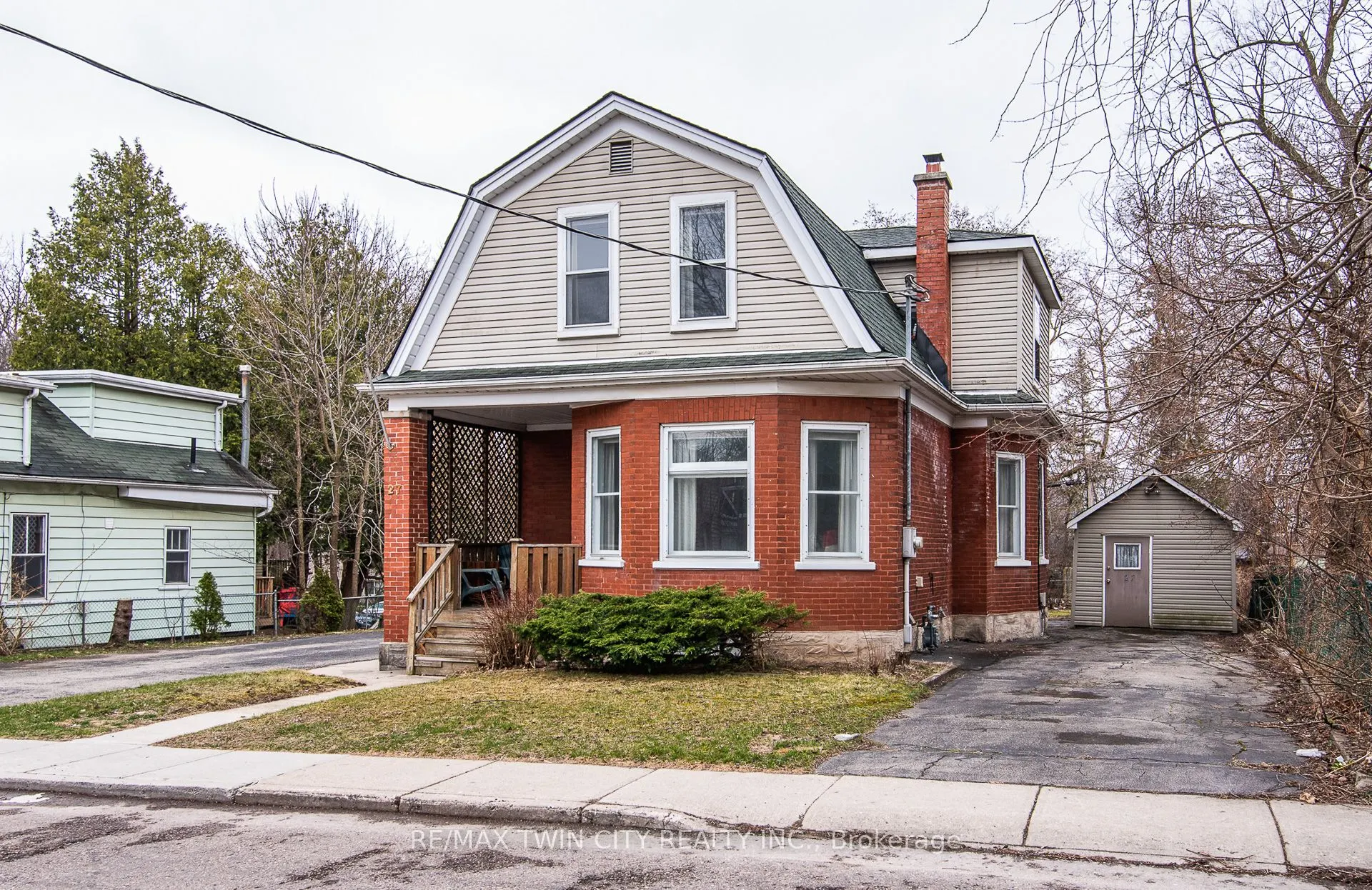 27 Noecker Street