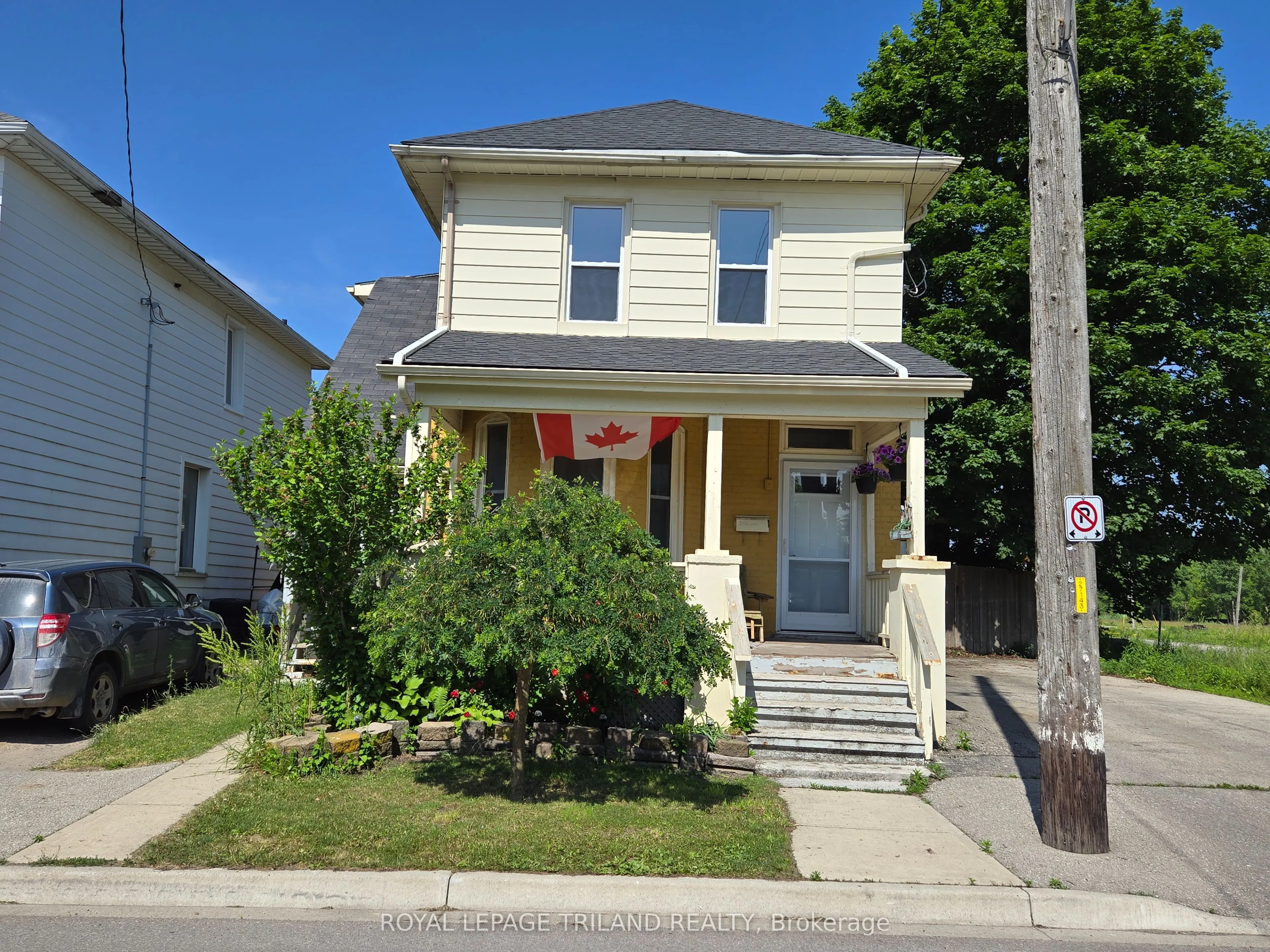 104 Flora Street, #UPPER UNIT
