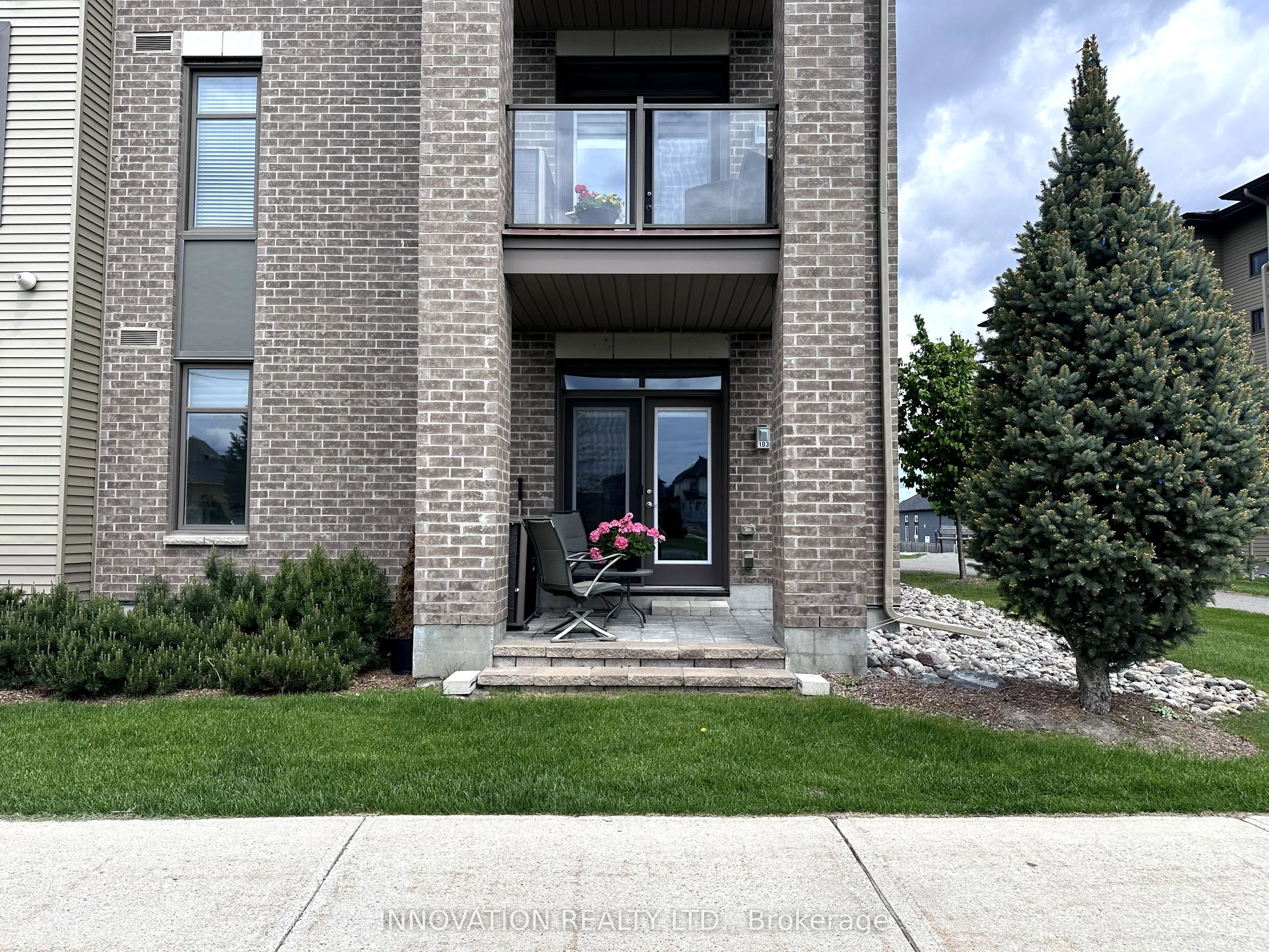 320 Jatoba, #103