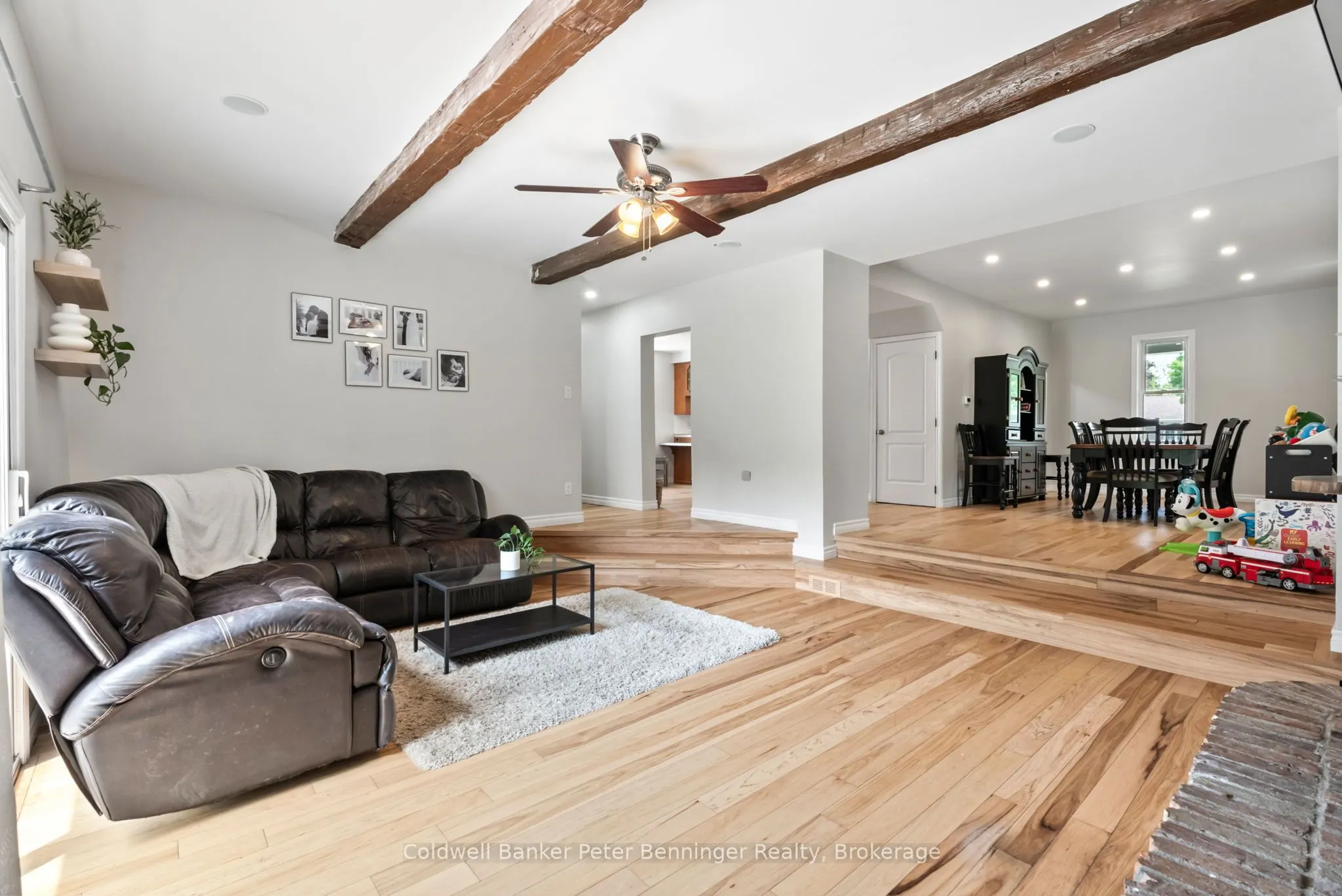12 Peter Street S