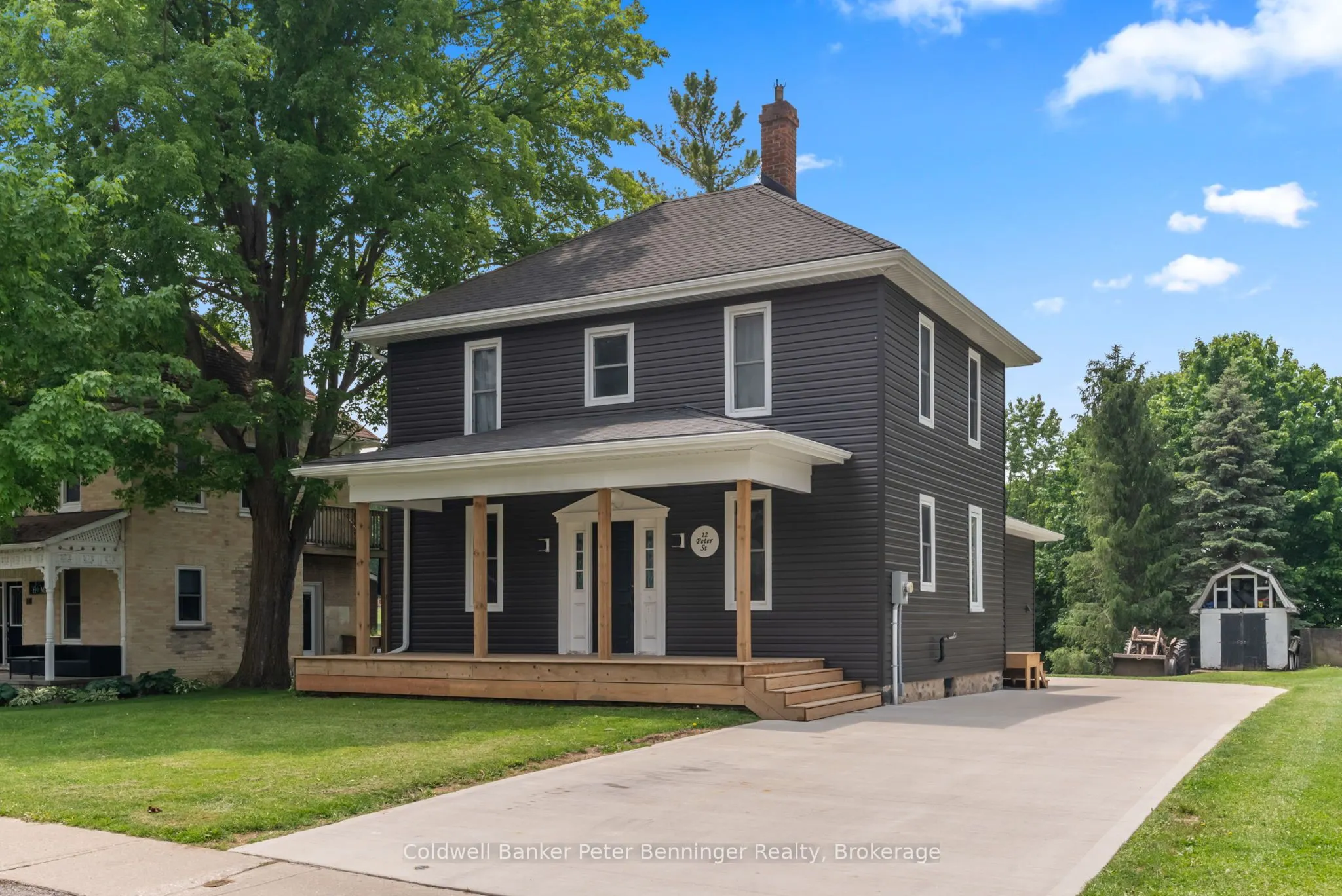 12 Peter Street S