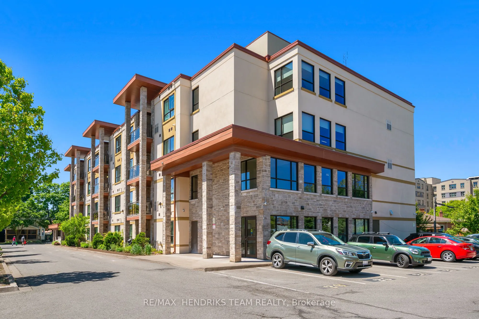 26 Wellington Street, #102