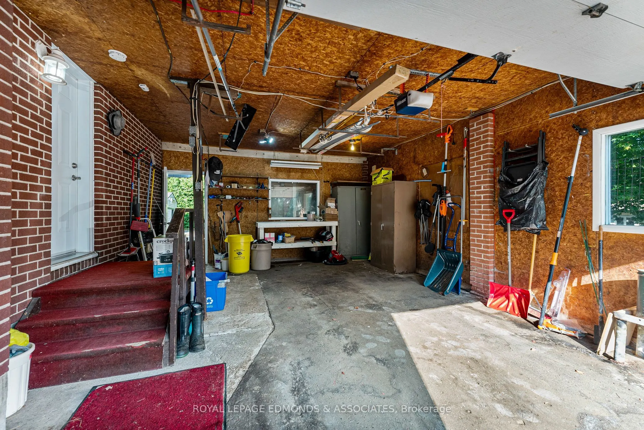 594 Elizabeth Street