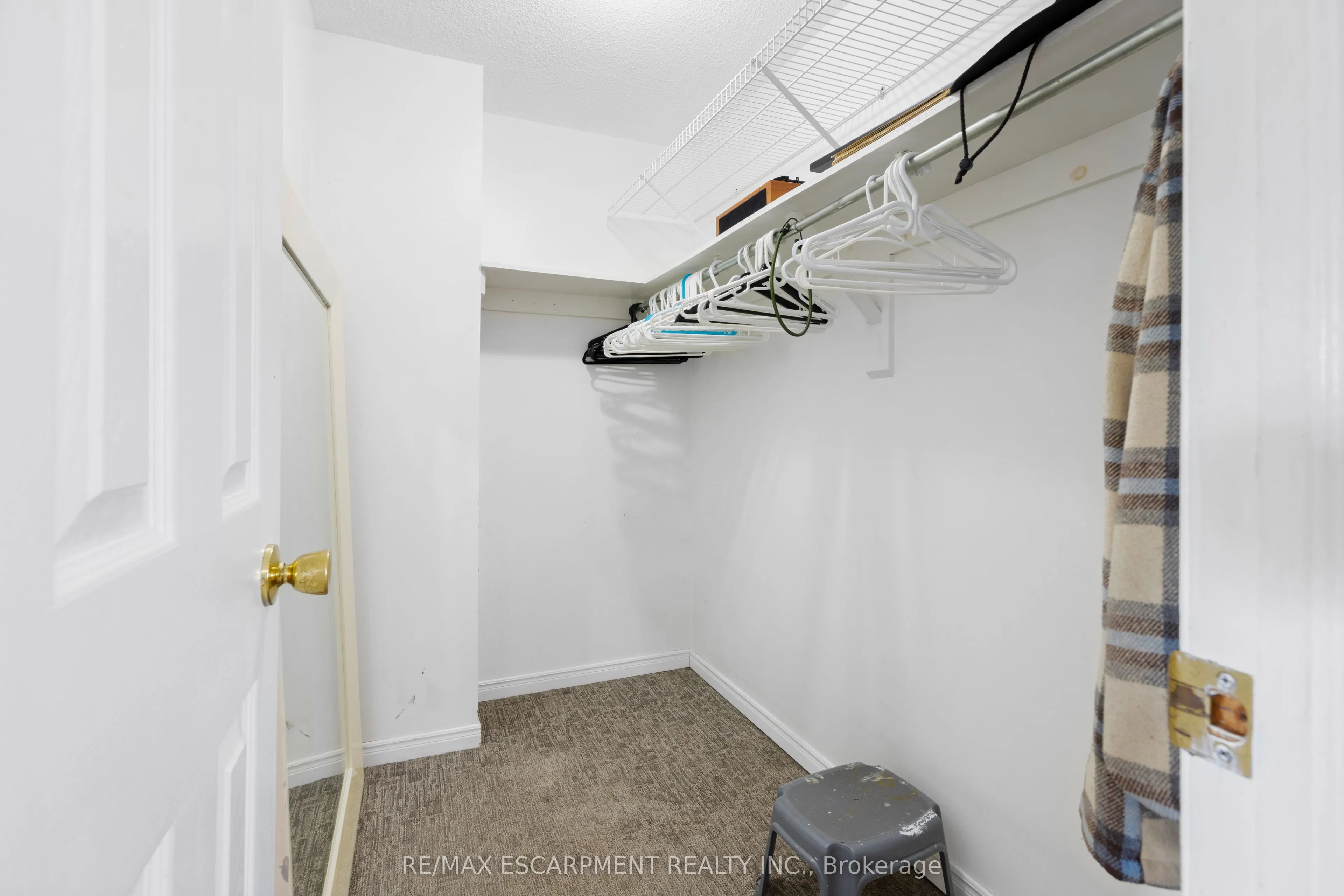 79 Adis Avenue