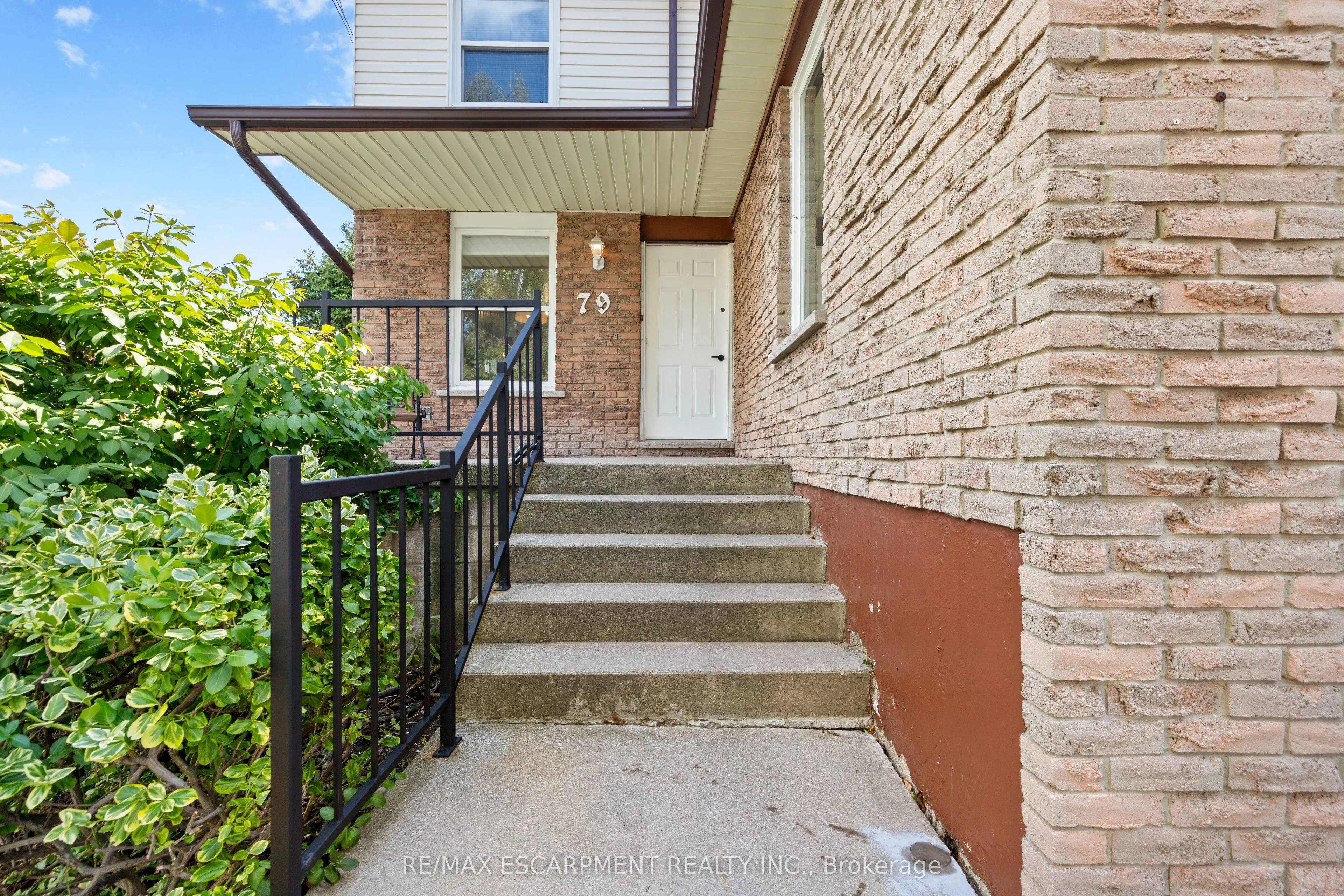 79 Adis Avenue